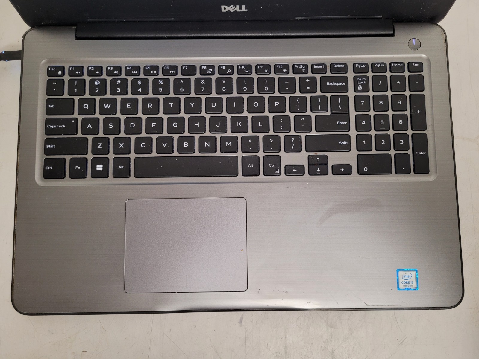 Dell inspiron 5567 15.6″ i5-7200u 2.5ghz 8gb ram 1tb hdd w11p READ 2J5WVF2