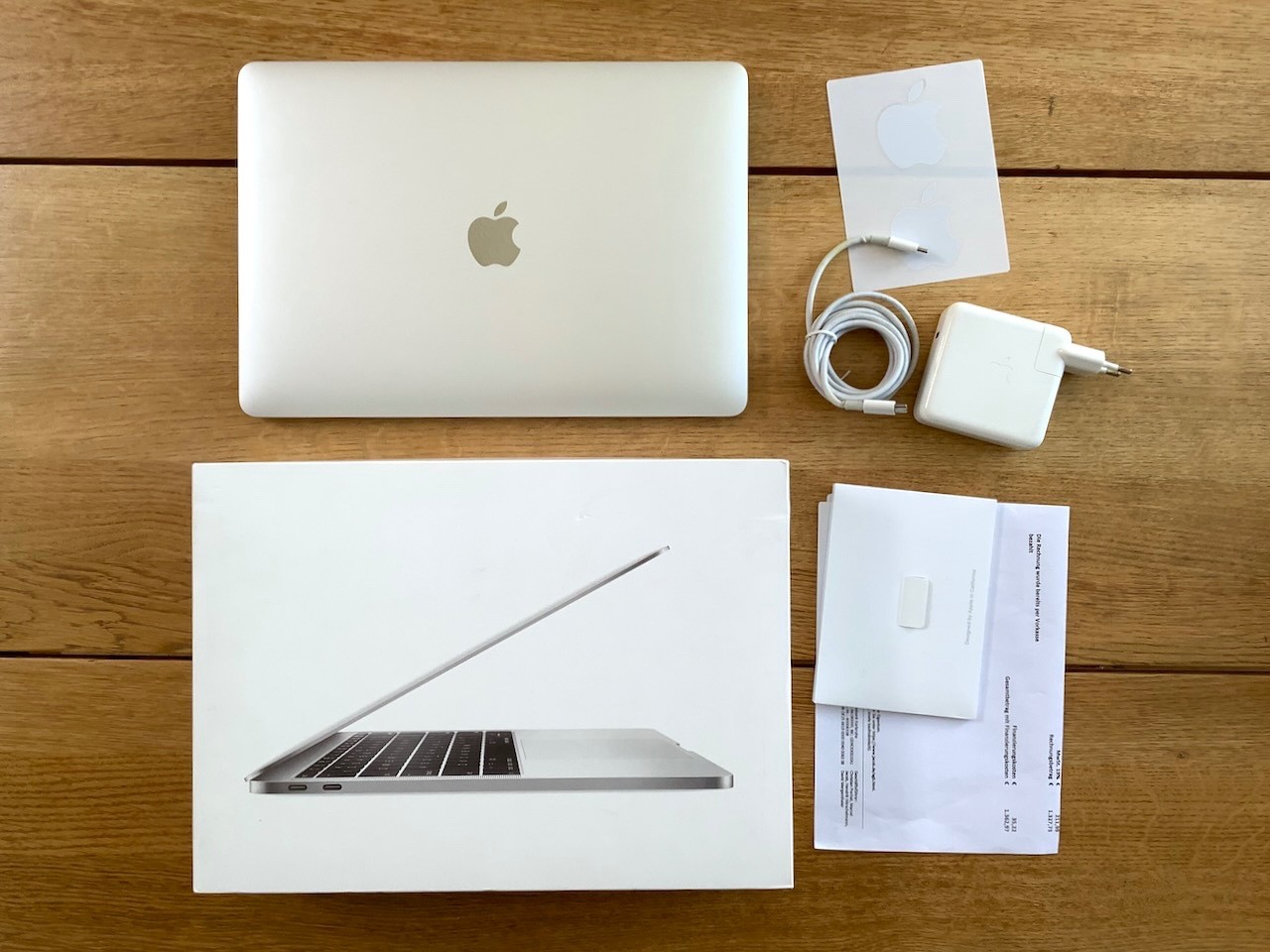★ Apple MacBook Pro Retina 13″ A1708 (2017) 256GB SSD + Charger Silver ★ Original Box