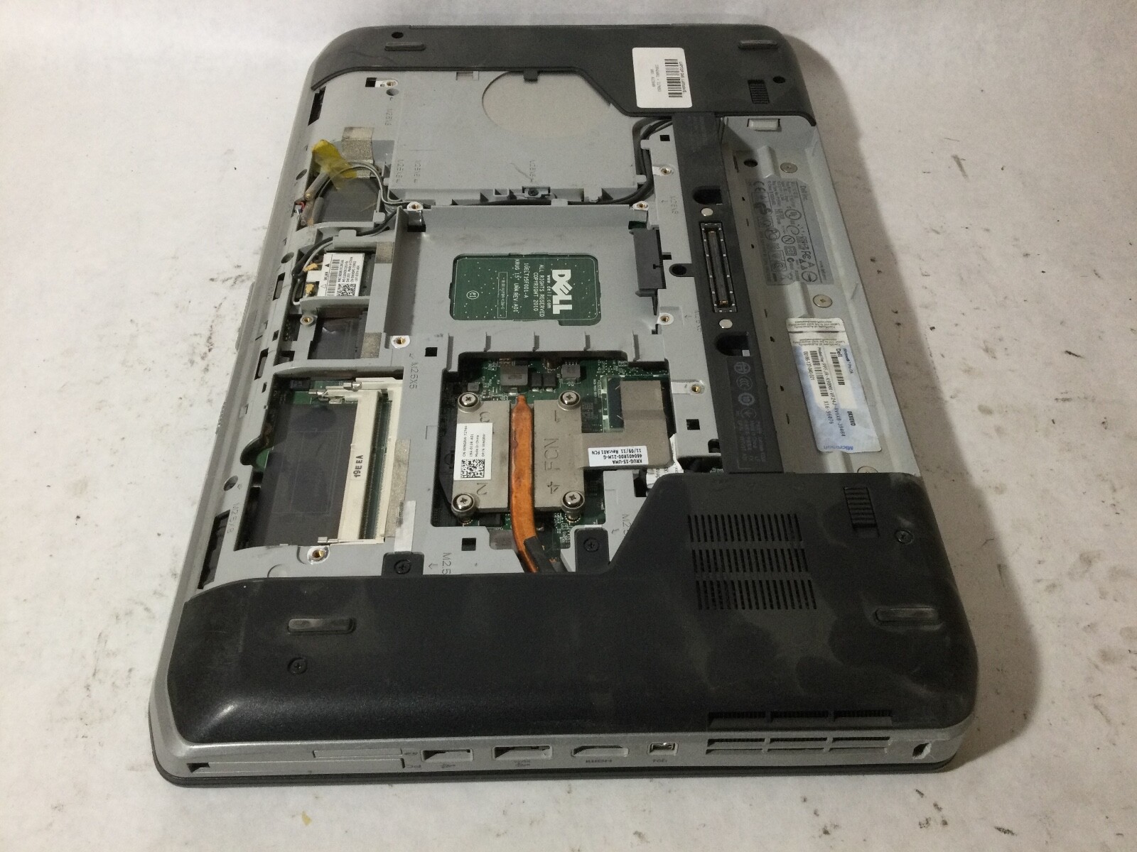 DELL LATITUDE E5520 – BOOTS TO BIOS / BIOS LOCK – INTEL I5 – NO RAM – READ – BB!