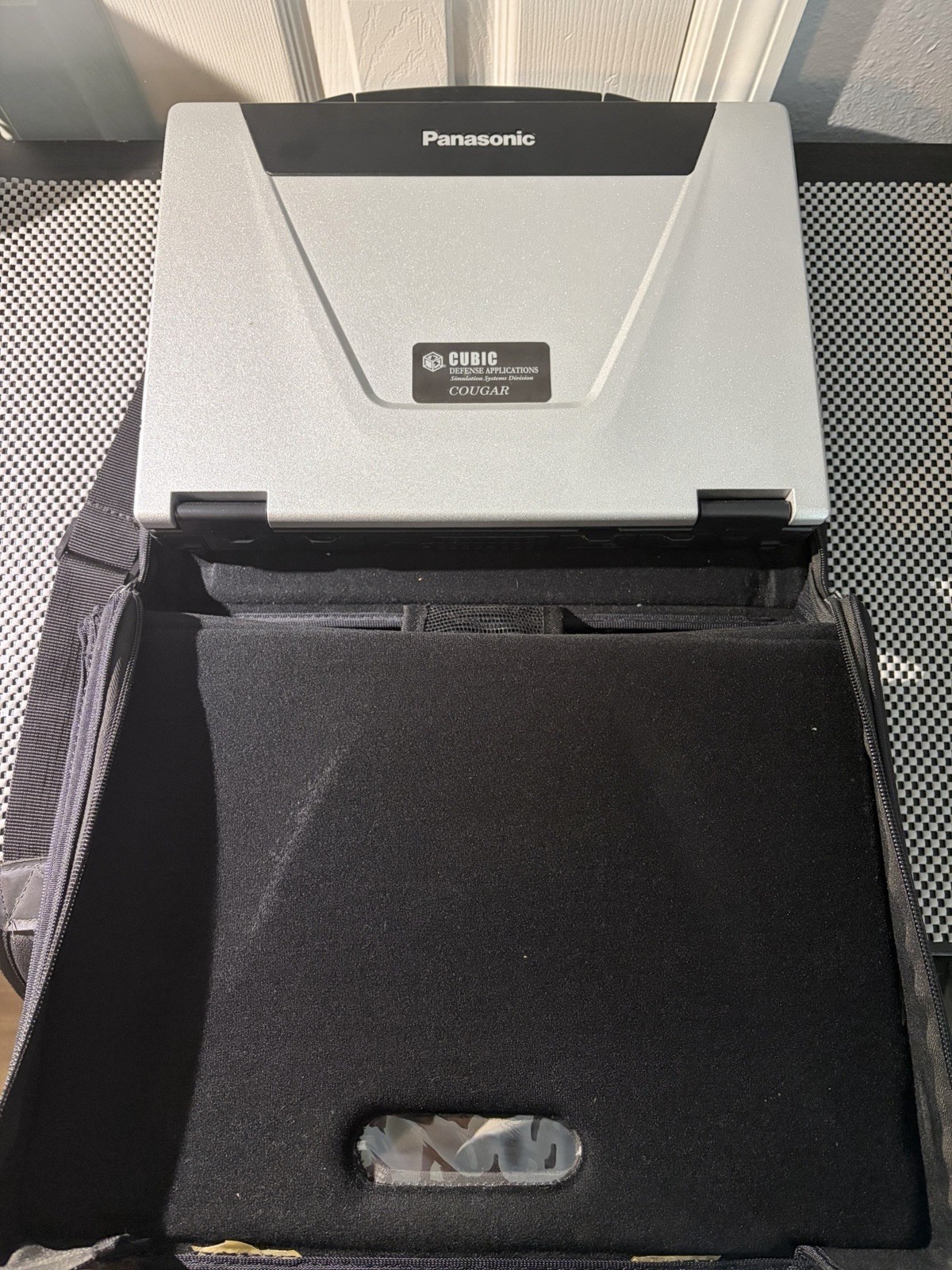 Panasonic Toughbook CF-52 Core 2 Duo P8400 2.26GHz 4GB 250GB SSD LTE WINDOWS 10P