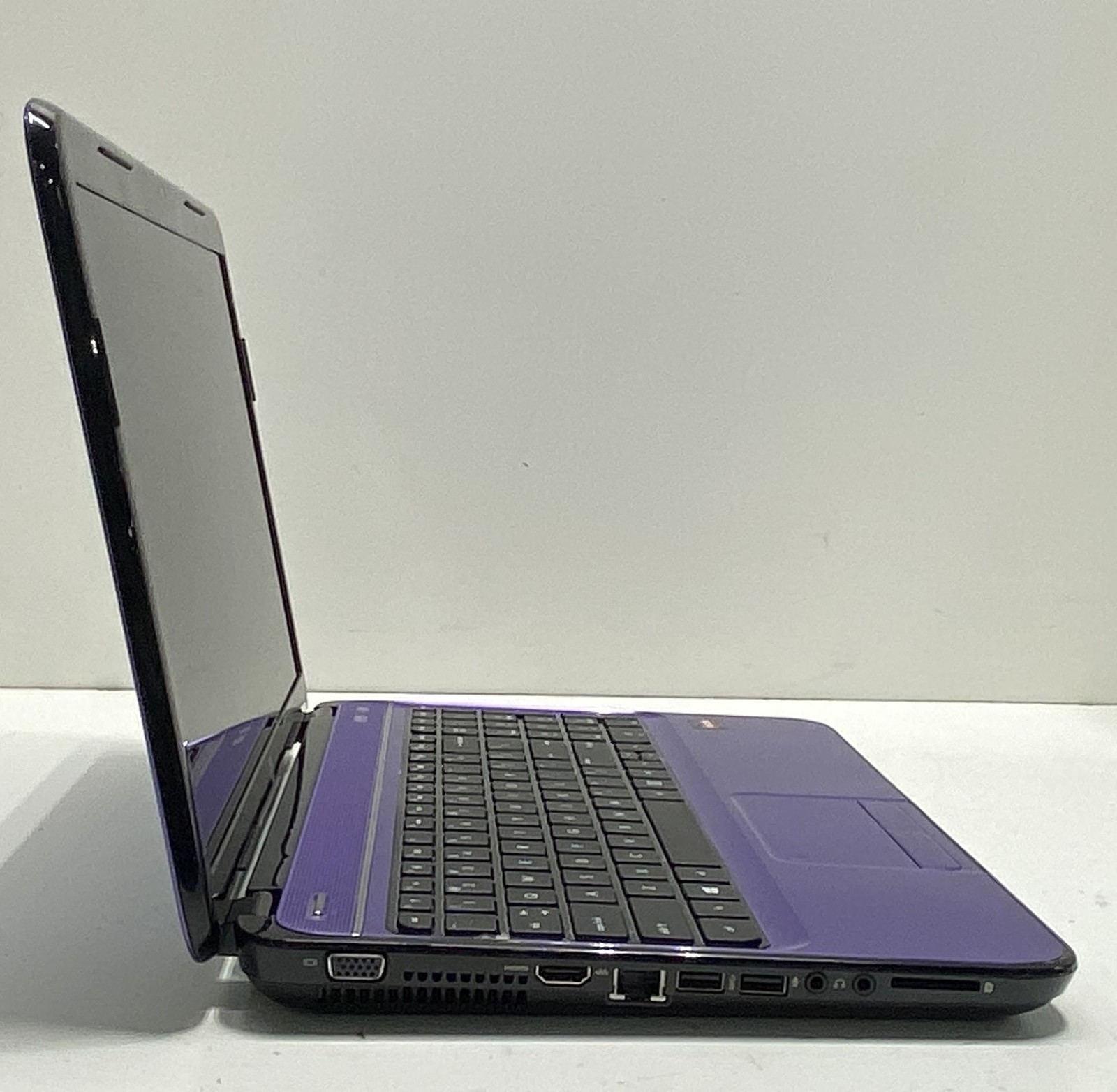 HP Pavilion G6 15.6″ Laptop Purple No Hard Drive No OS Powers On