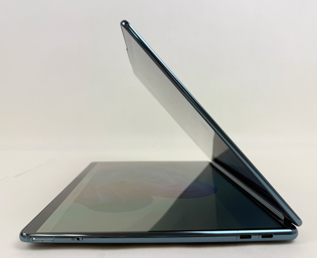 Lenovo Yoga Book 9i 13IRU8 2×13.3″ OLED Dual Touch i7-1355U 16GB 1TB SSD W11H