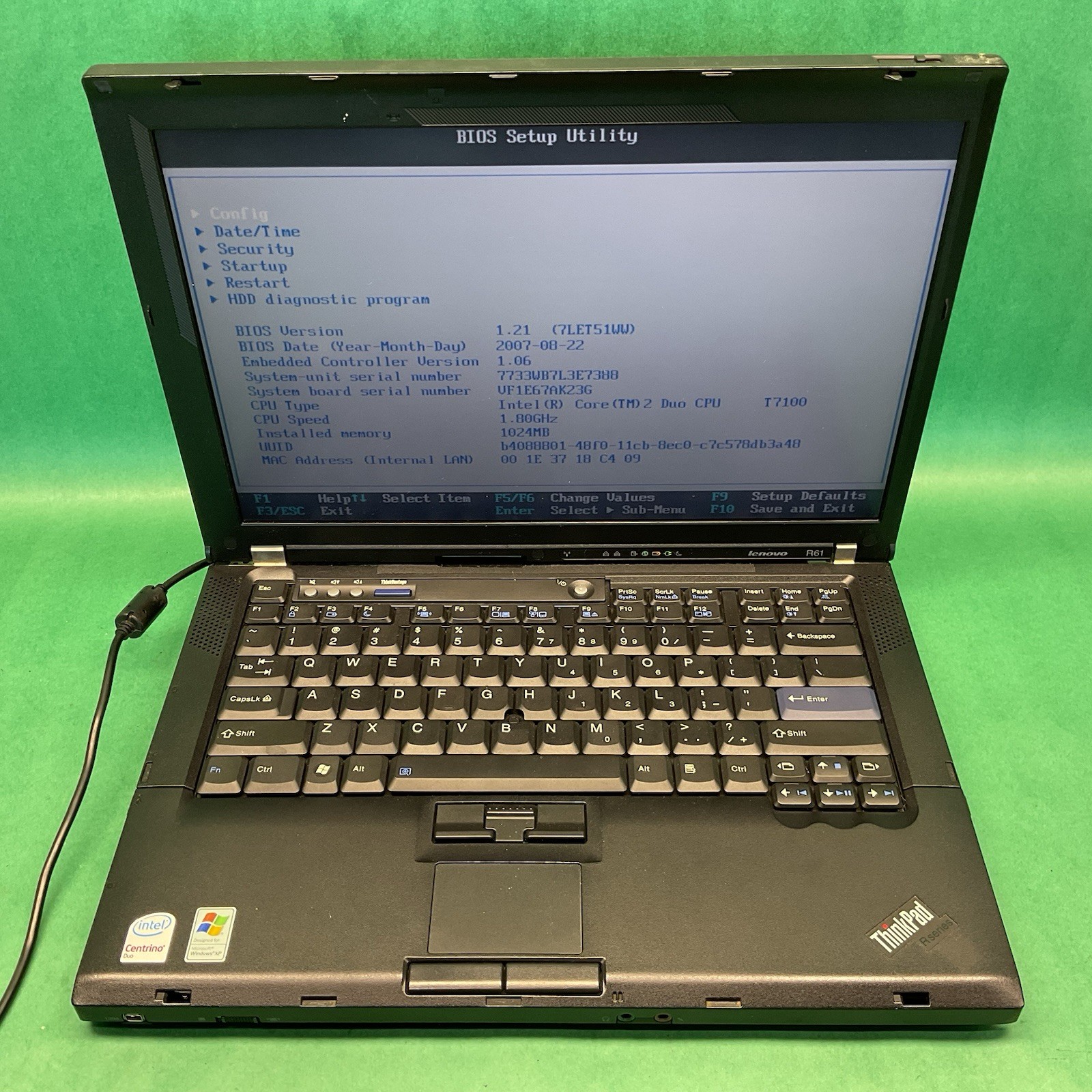 Lenovo Thinkpad R61 – Powers On – NO HARD DRIVE- Untested
