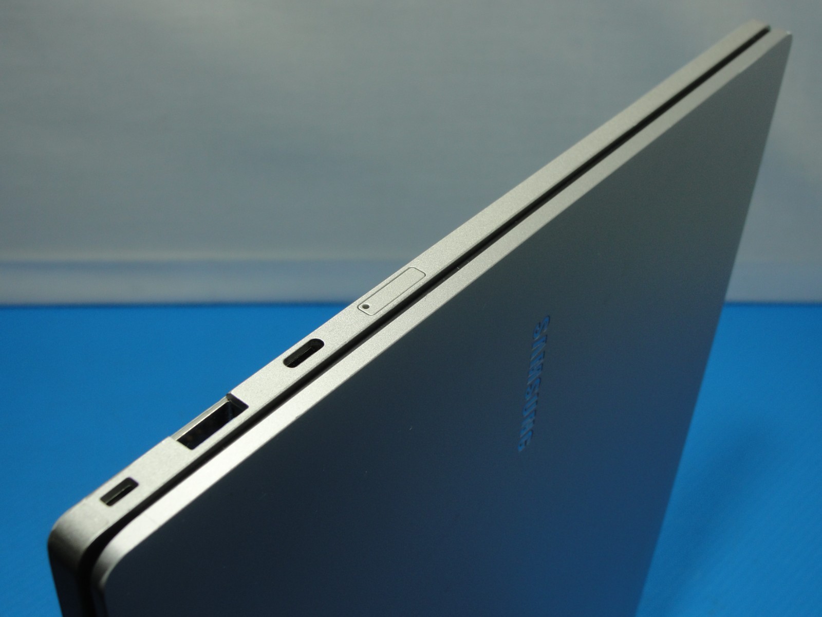 Samsung Galaxy Book Go A5A5-PAKA 14″ FHD Snapdragon8cxGen2 3.15GHz 8GB 256GB HDD