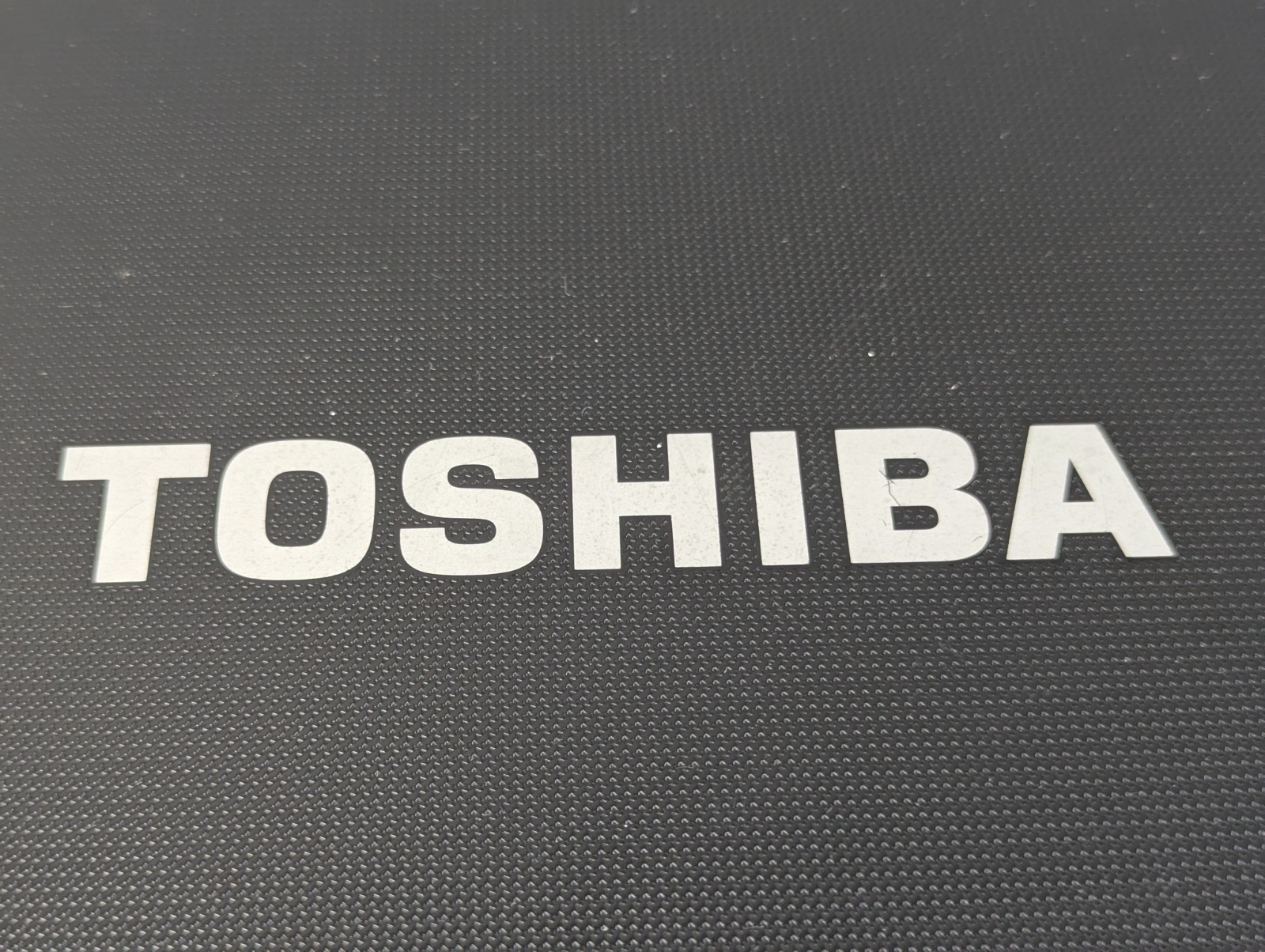 Toshiba Satellite C675-S7308 17.3″ Laptop Intel i3 Windows 10 **READ** TESTED