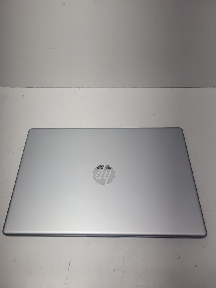 WIN 11/I3/8RAM/256SSD W CHARGER (P16033848)