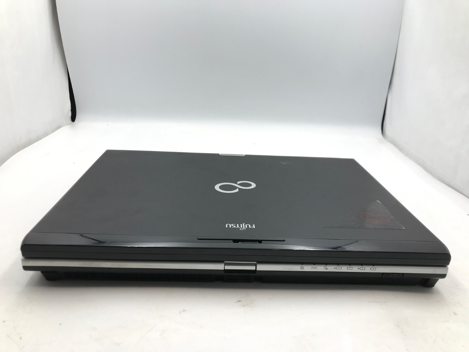 Fujitsu LifeBook T900 13.3″ Intel Core i5 M520 2.4GHz NO HDD-SCREEN DAMAGE -MZ