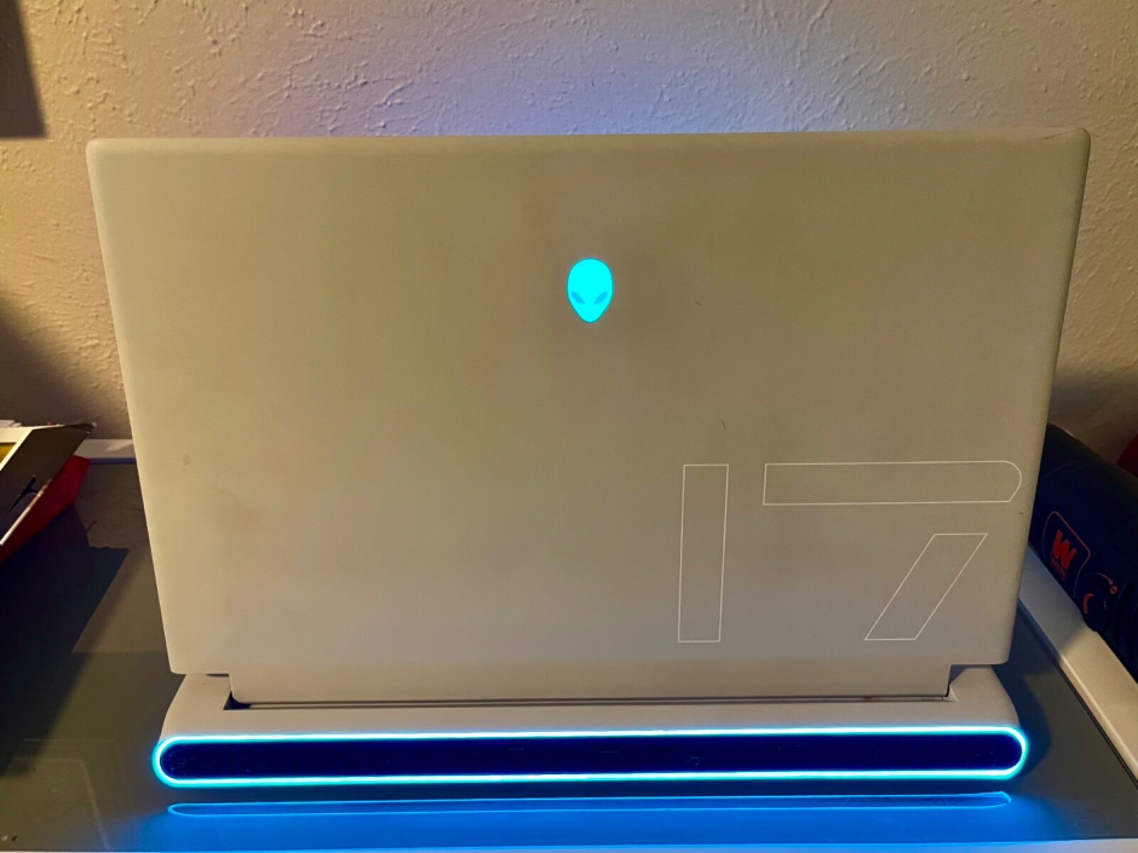 alienware x17 r1 3080 i7 LED backlit mouse pad built in camera cherry keyboard 