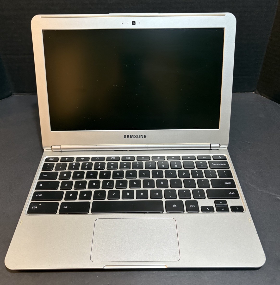 SAMSUNG Model XE303C12 Laptop Chromebook No Power Cord