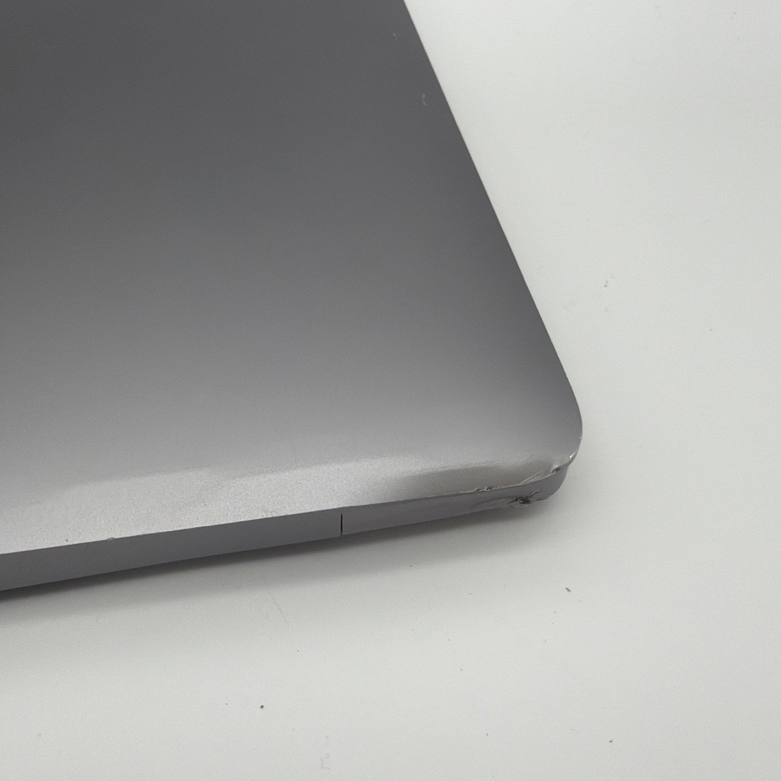 APPLE 2020 MacBook Air 13 A2179 MWTJ2LL/A i3-1000NG4 1.1GHz 8GB RAM 256GB (L64)