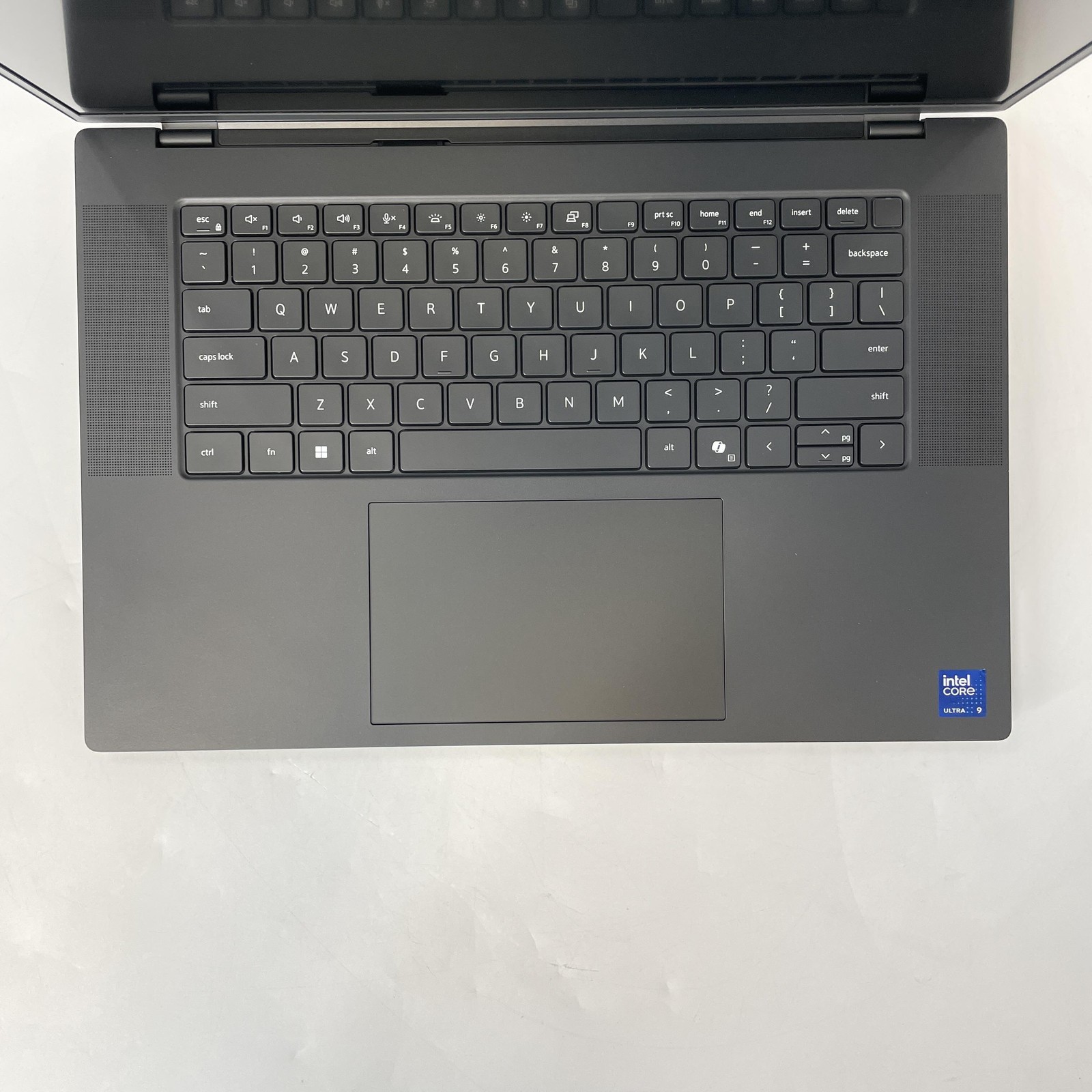 Dell Precision 5690 16 Gray FHD+ 2.5GHz Ultra 9 185H 64GB 512GB SSD RTX 2000 Ada