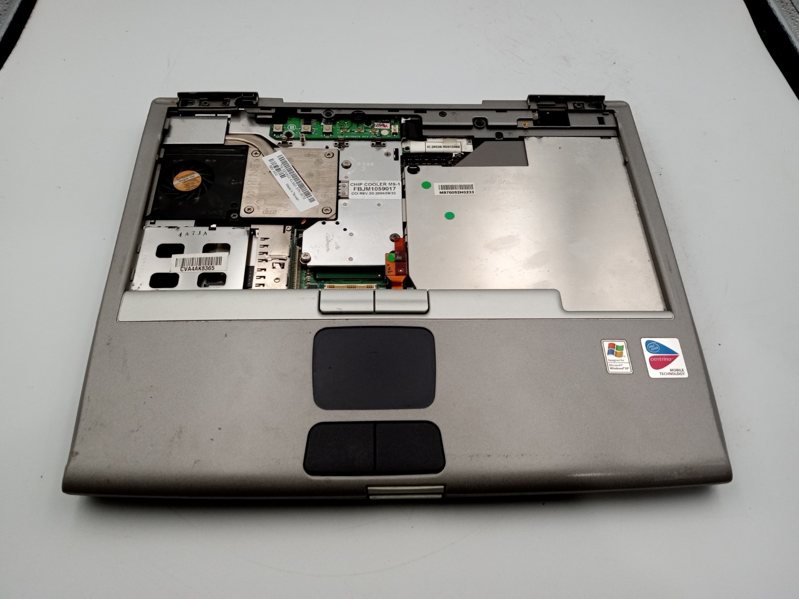 Dell Latitude D600 14″ Laptop Intel CPU – PARTS/REPAIR – POWERS ON – NO BOOT -RR