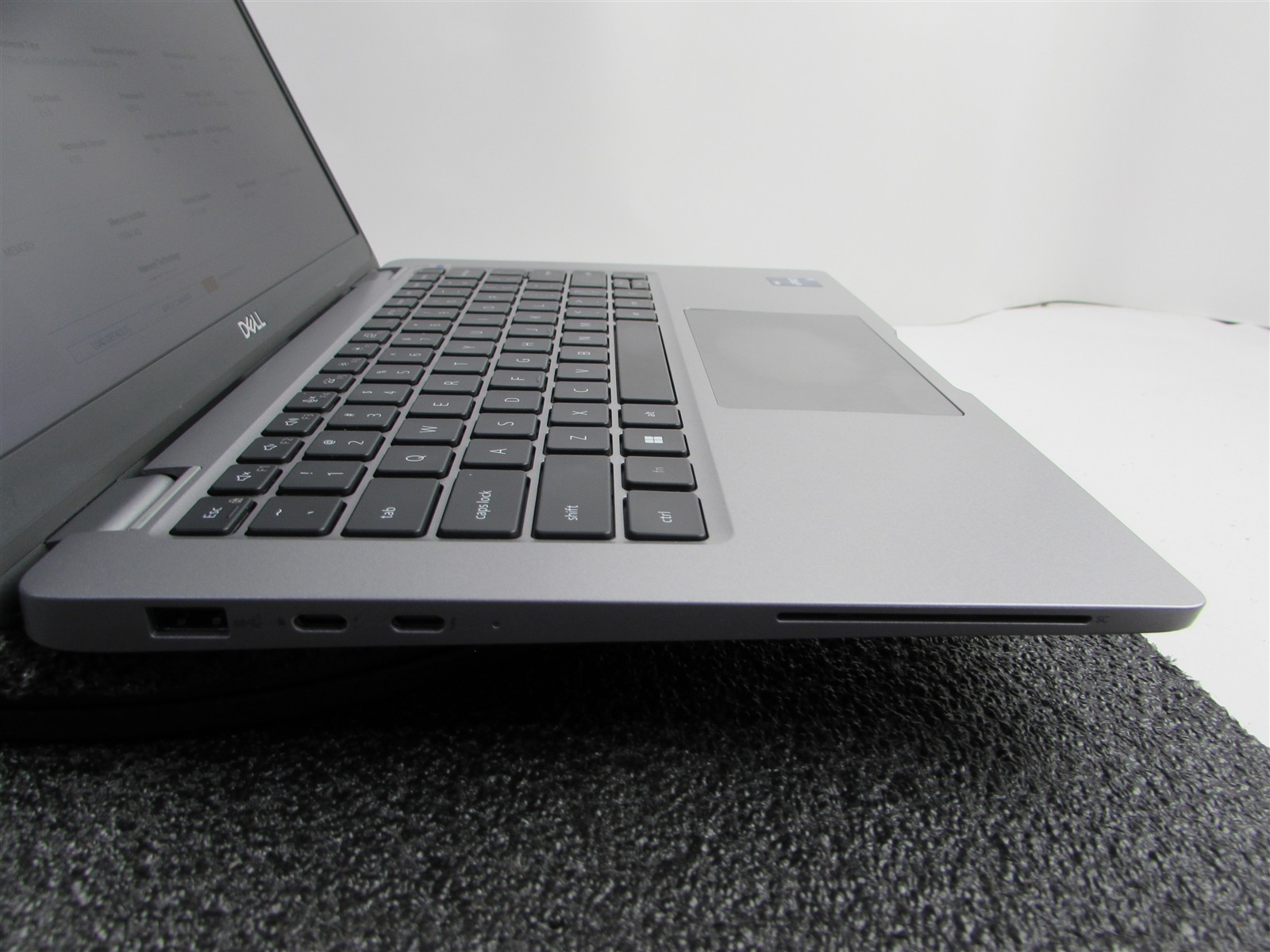 DELL LATITUDE 5340 1920X1080 FHD TOUCHSCREEN I5-1345U 512GB SSD 16GB RAM NO O.S