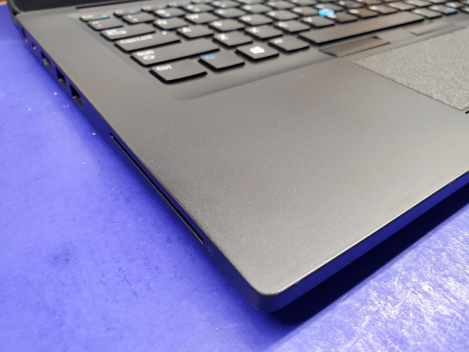 Dell Latitude 7490 Core i7-8650U@1.9GHz 16GBram 512ssd “Professionally Restored”