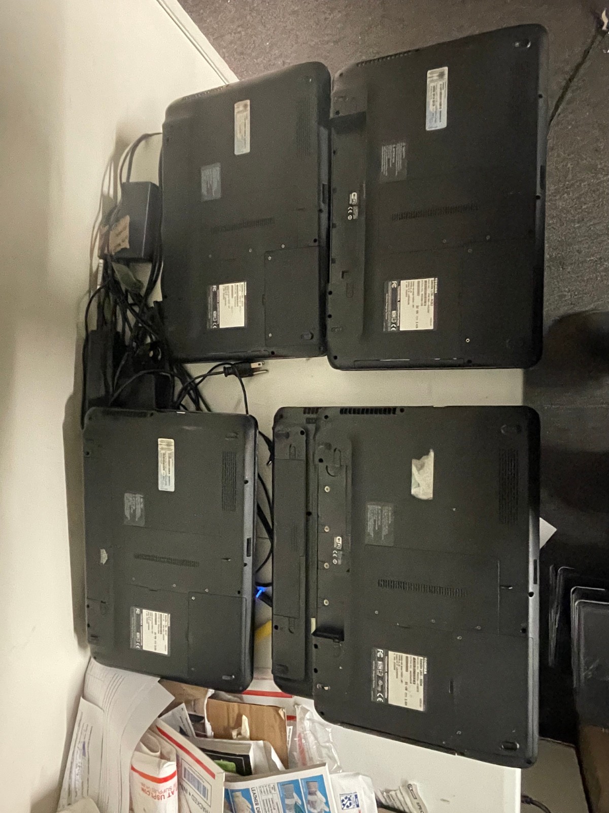 Lot of 5 TOSHIBA SATELLITE (2) L655, (3) L755 for Parts/repair Wholesale