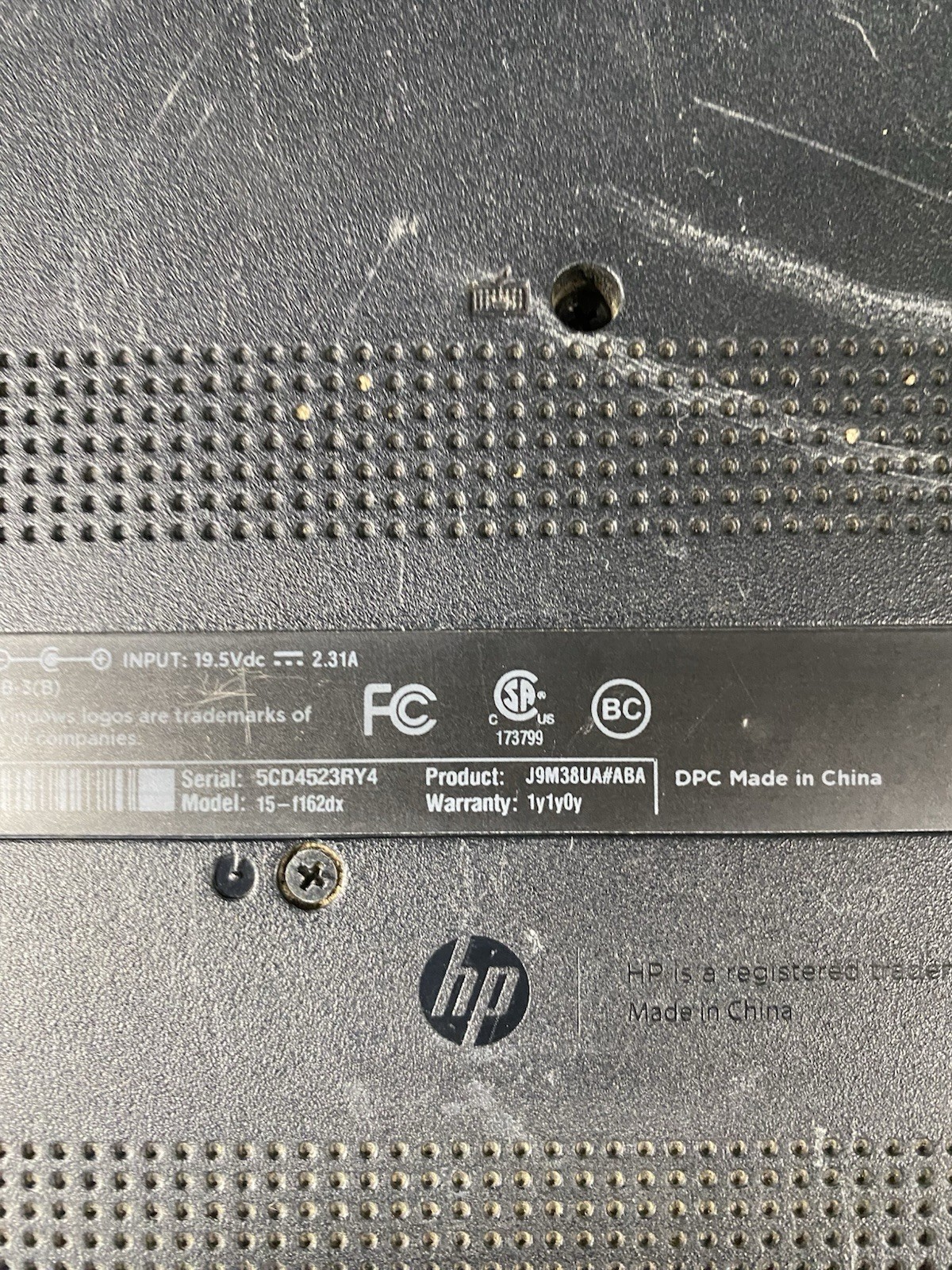 HP 15-f162dx Intel i3-4030U 6GB RAM 750GB HDD Win. 10 Home *bad battery/screen