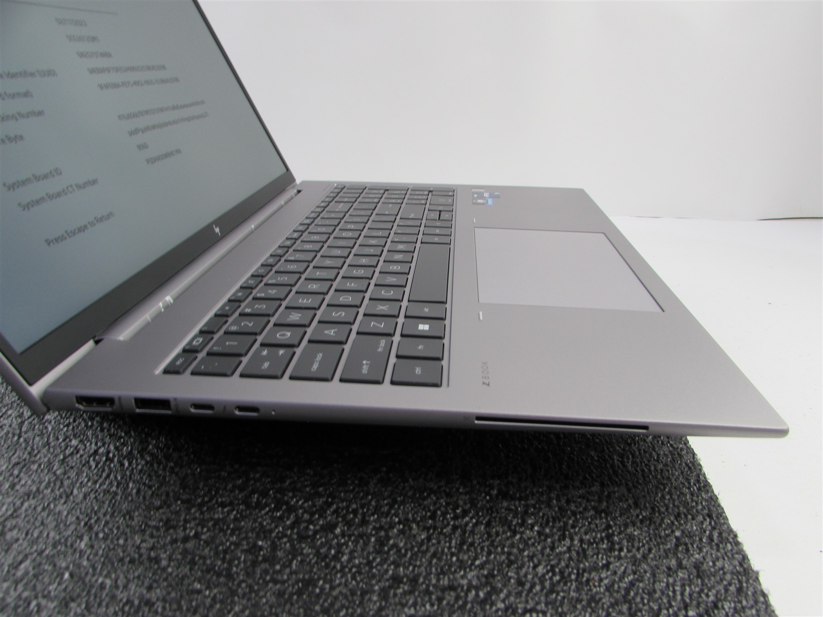 HP ZBOOK FIREFLY 16 (G9) 1920X1080 FHD I7-1265U 512GB SSD 16GB RAM NO O.S