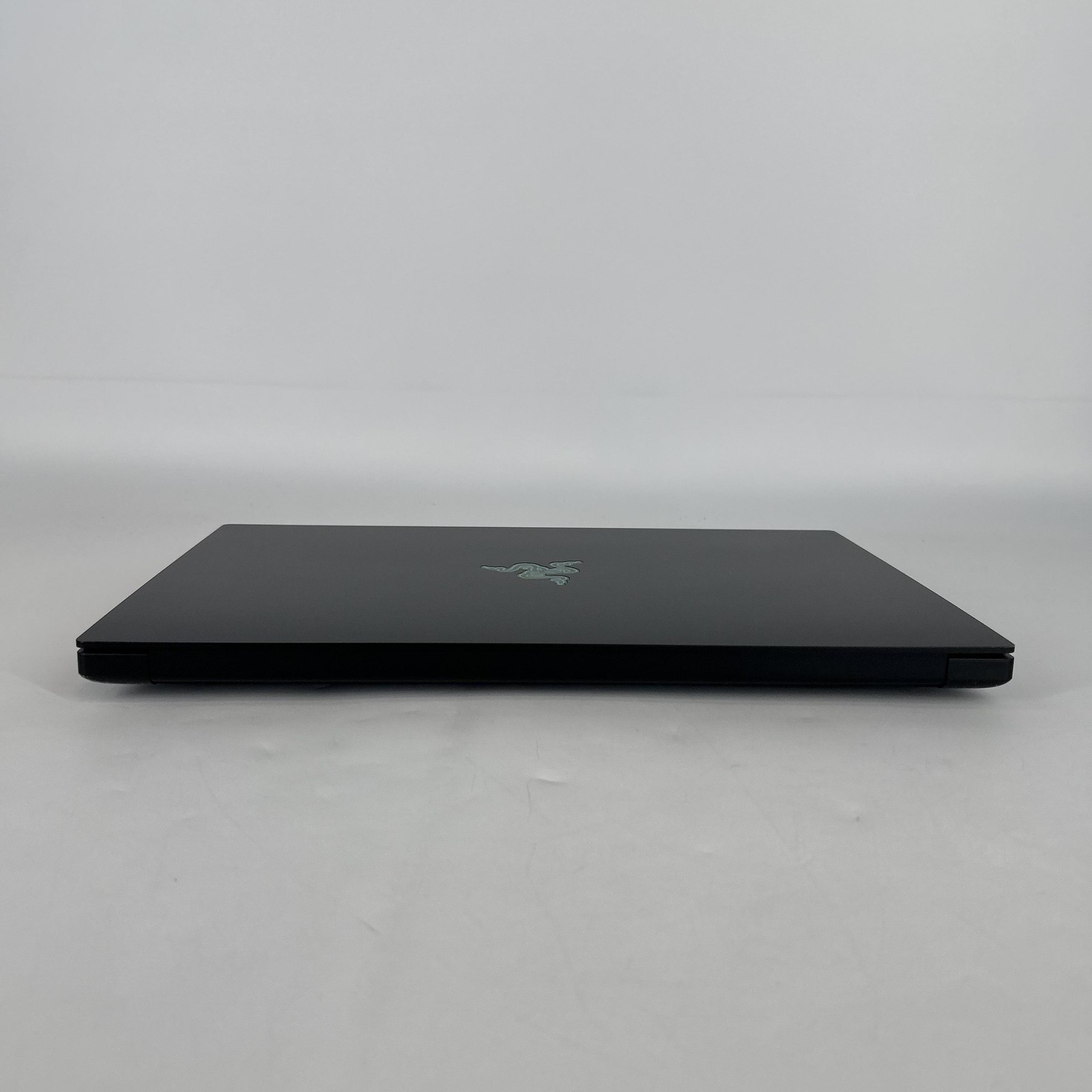 Razer Blade 15 Base 144Hz FHD i7-10750H 2.6GHz 16GB 512GB SSD RTX 3070 Very Good