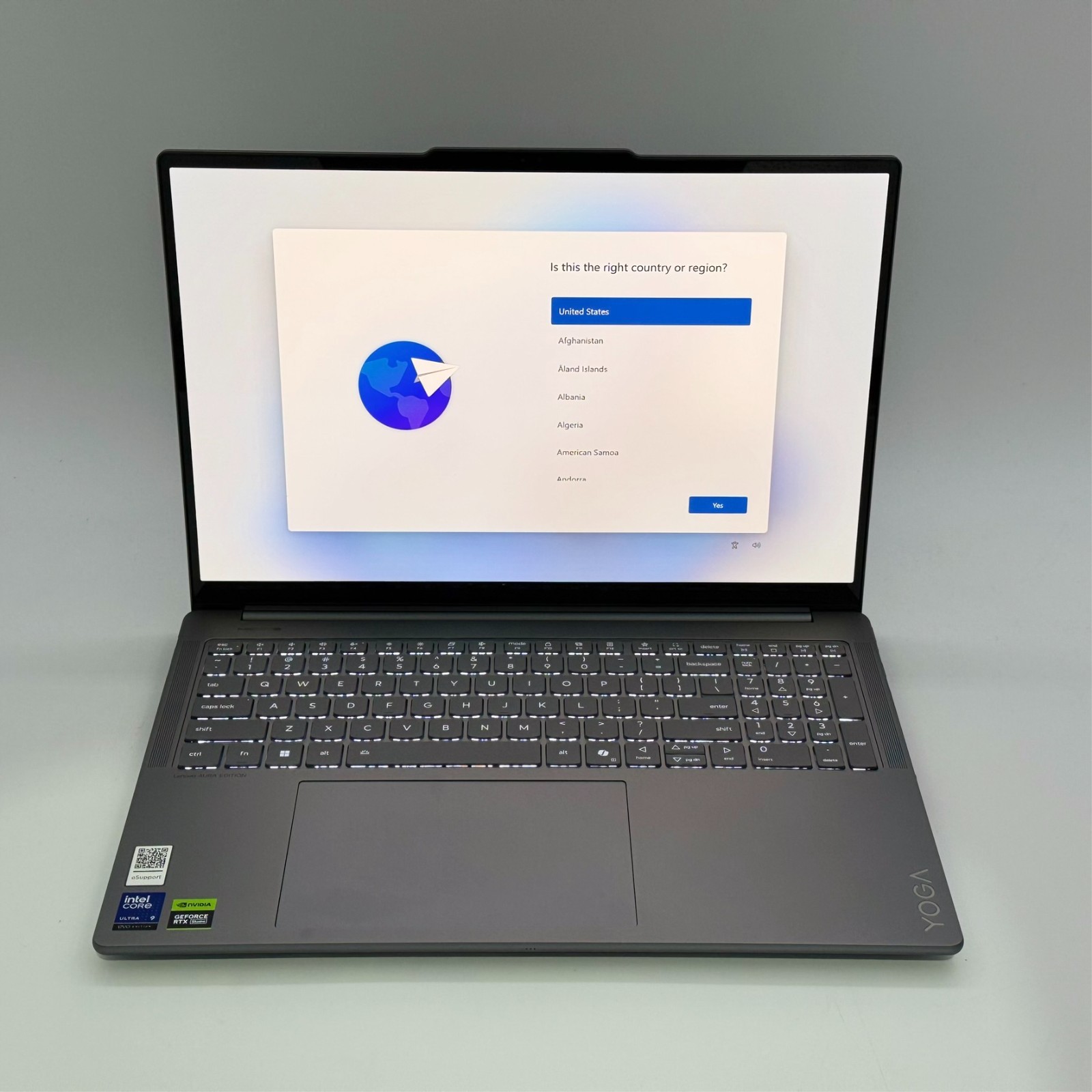 Lenovo Yoga Pro 9i 16″ 2.8K OLED Touch Ultra 9 285H RTX 5050 32GB 1TB Luna Grey