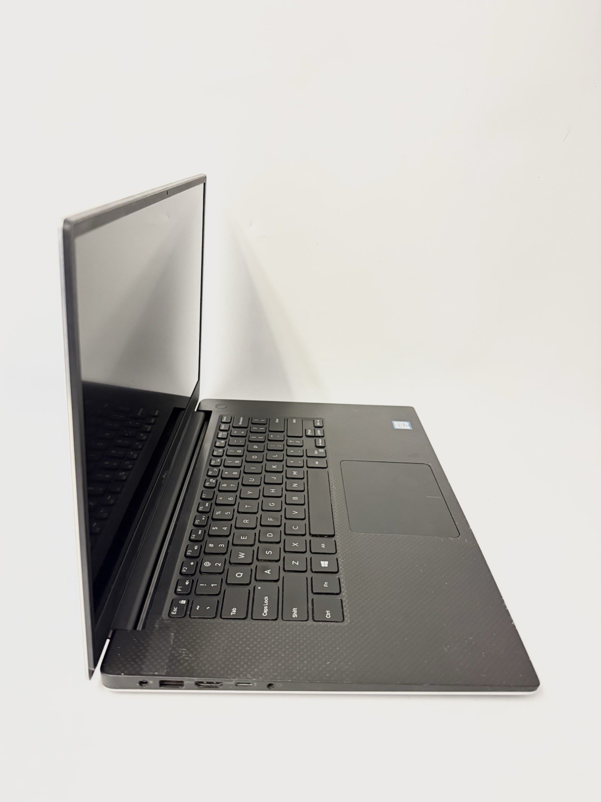Dell Precision 5540 Intel Core i9-9980HK 2.40GHz 32GB 512GB NVIDIA T2000 -LAPTOP