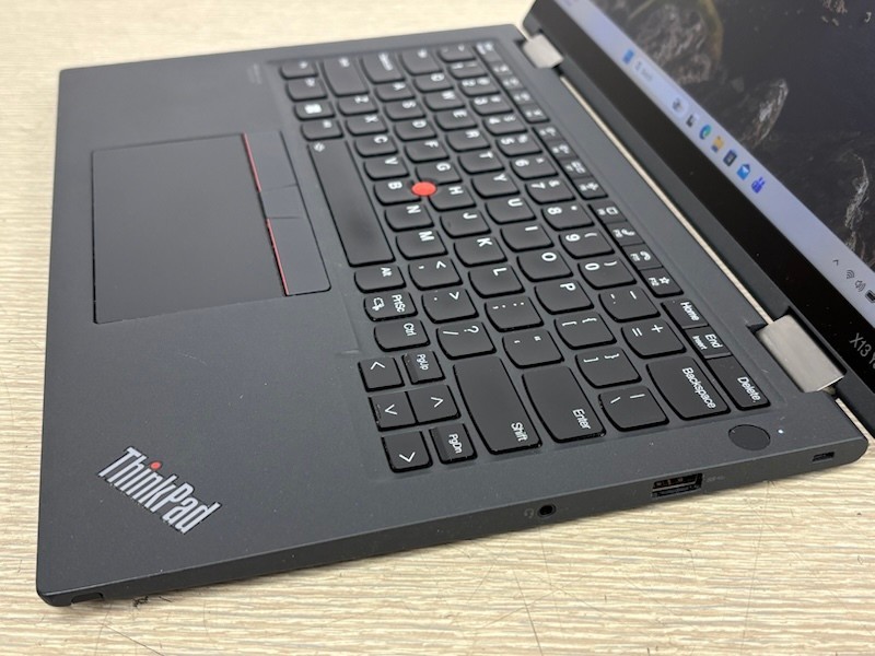 Lenovo ThinkPad X13 Yoga Gen 2 Touch 2n1 i5-1145G7 16GB 256GB SSD W11P w/ issue