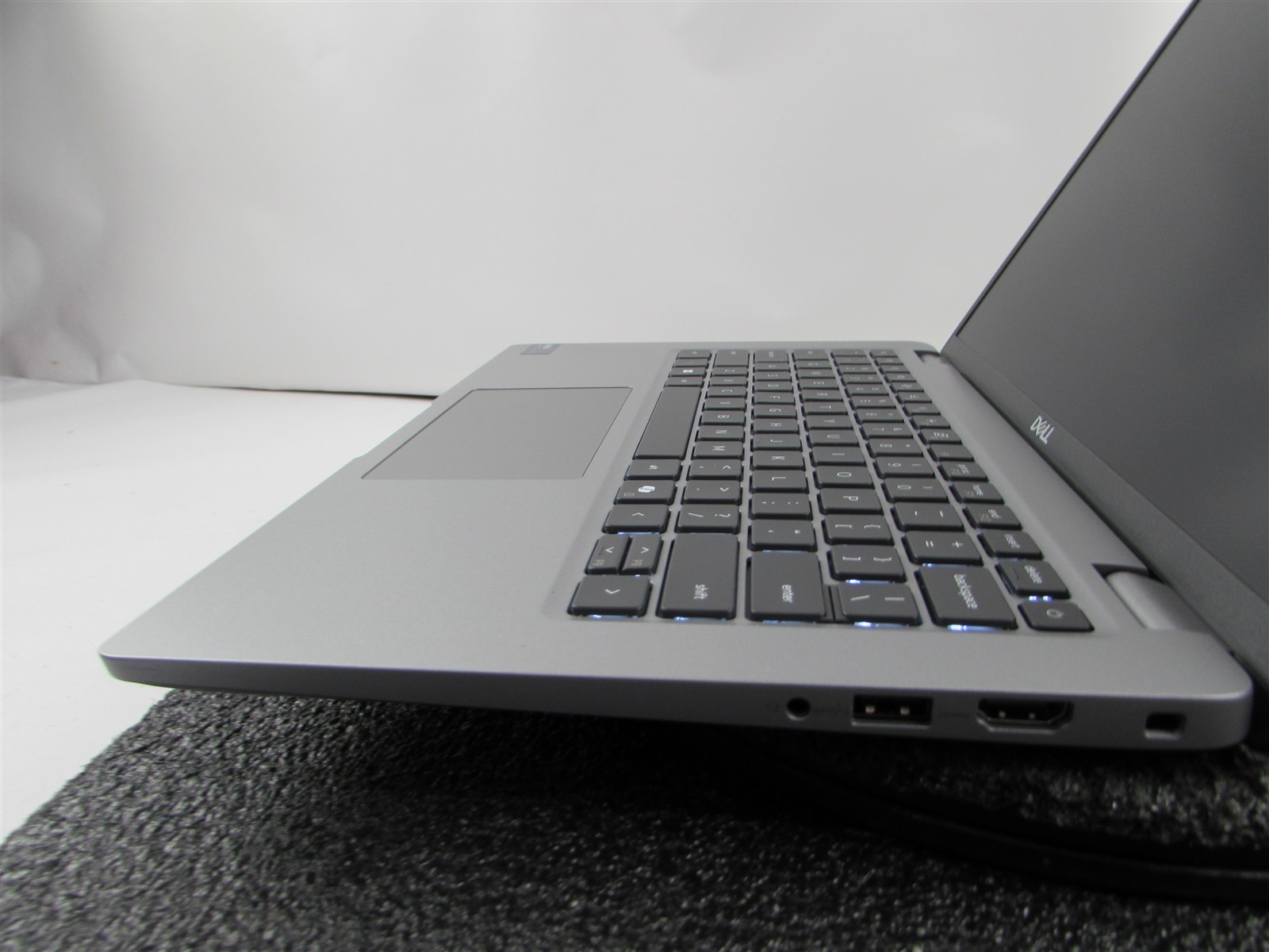 DELL LATITUDE 5450 1920X1080 FHD CORE ULTRA 5 135U 512GB SSD NO RAM NO O.S
