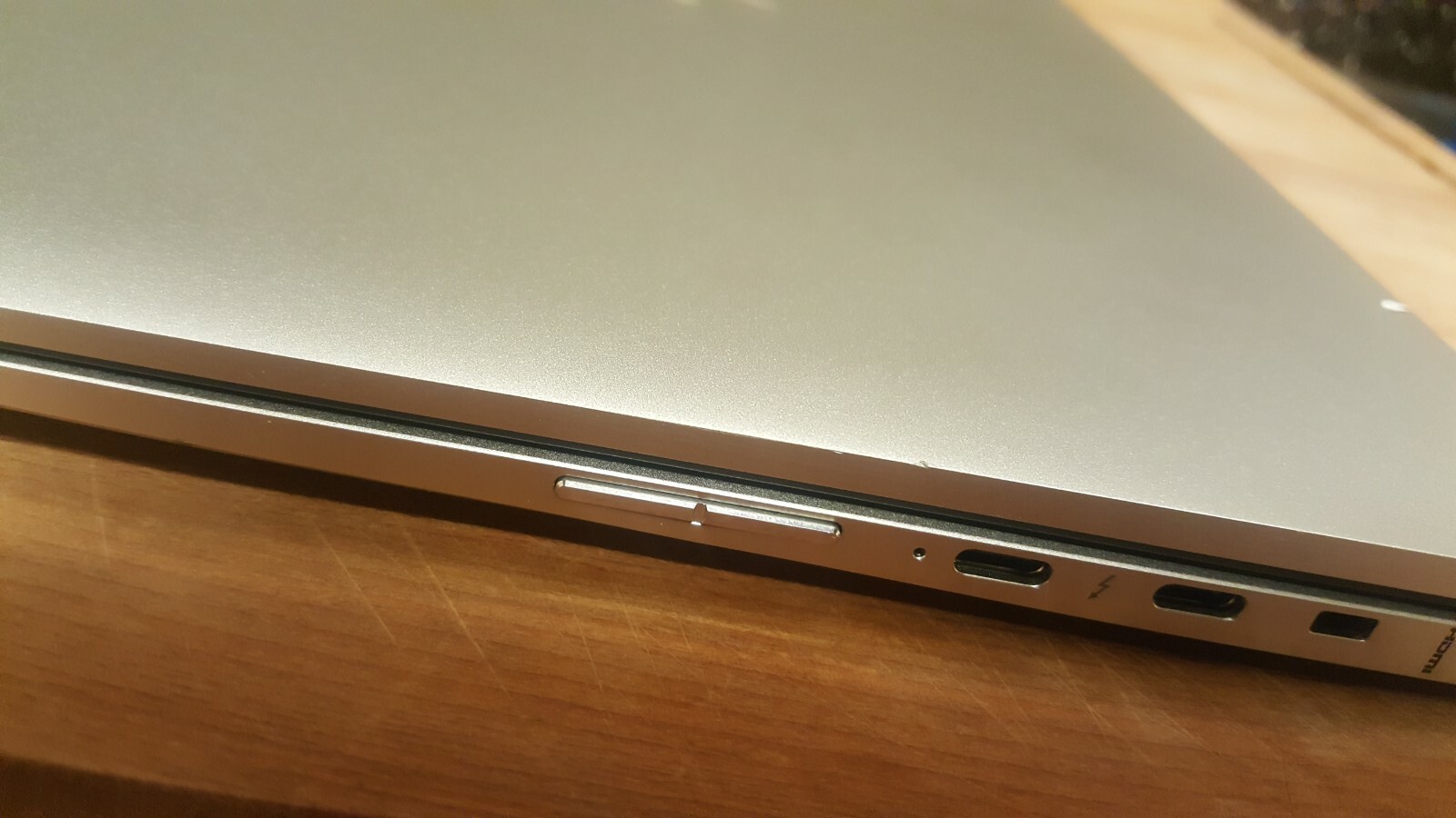 HP EliteBook x360 1040 G6 14 in (512GB SSD, Intel Core i5 8th Gen., 1.60 GHz,…