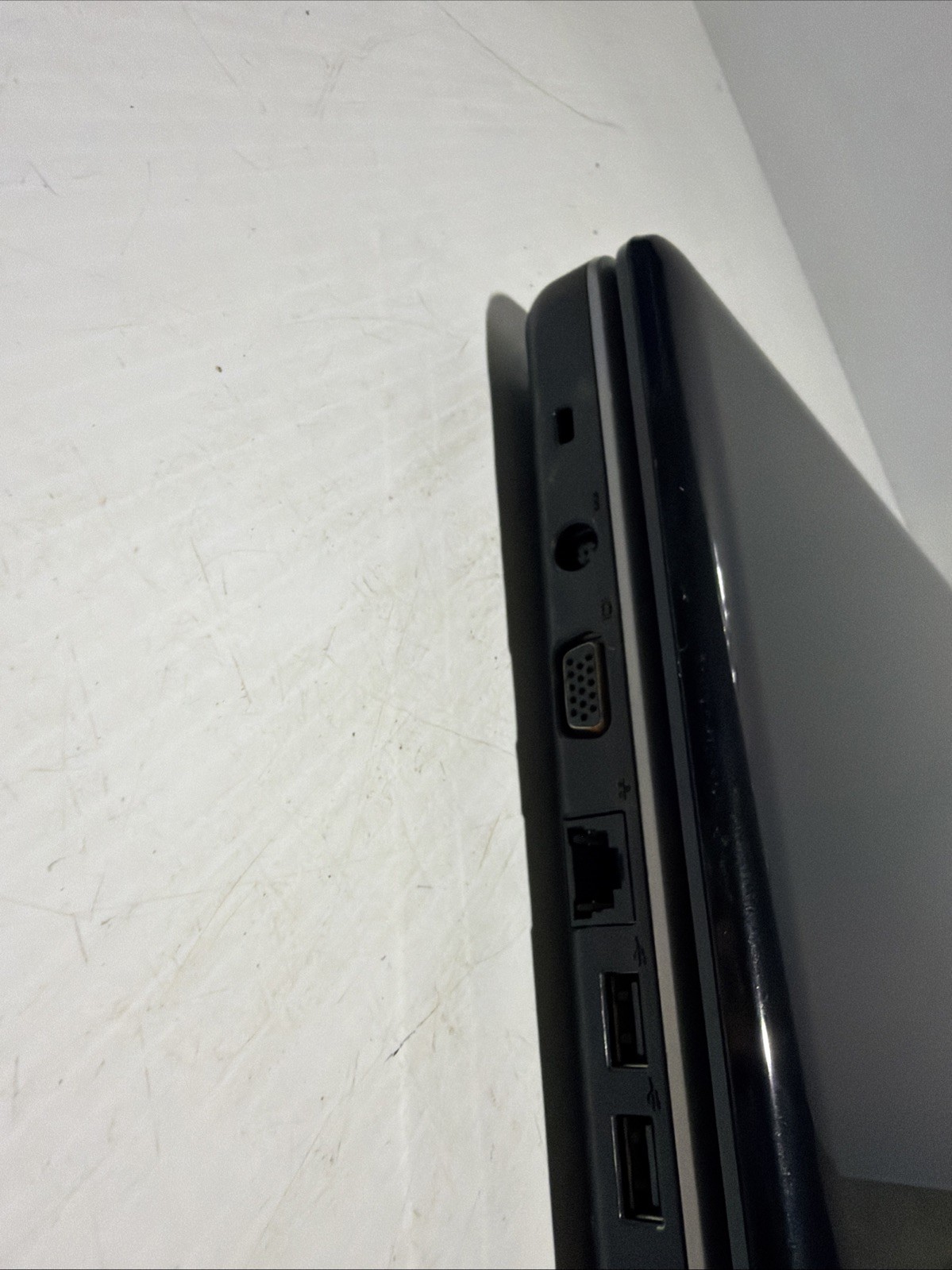 Dell Inspiron 1750 17″ Laptop Core 2 Duo T6600 2gb Ram NO Drives Boots Bios
