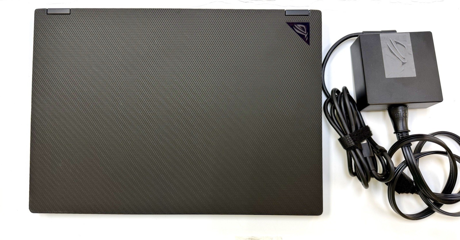 Asus ROG Flow X13 13.4 FHD+ TOUCH Ryzen 9 7940HS 16GB-RAM 512GB-SSD