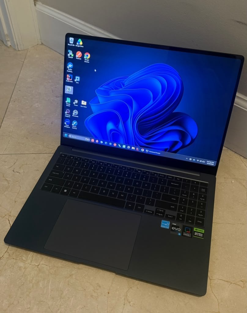 Samsung Galaxy Book3 Ultra 16 i9-13900H RTX 4070 32GB 1TB OLED Laptop