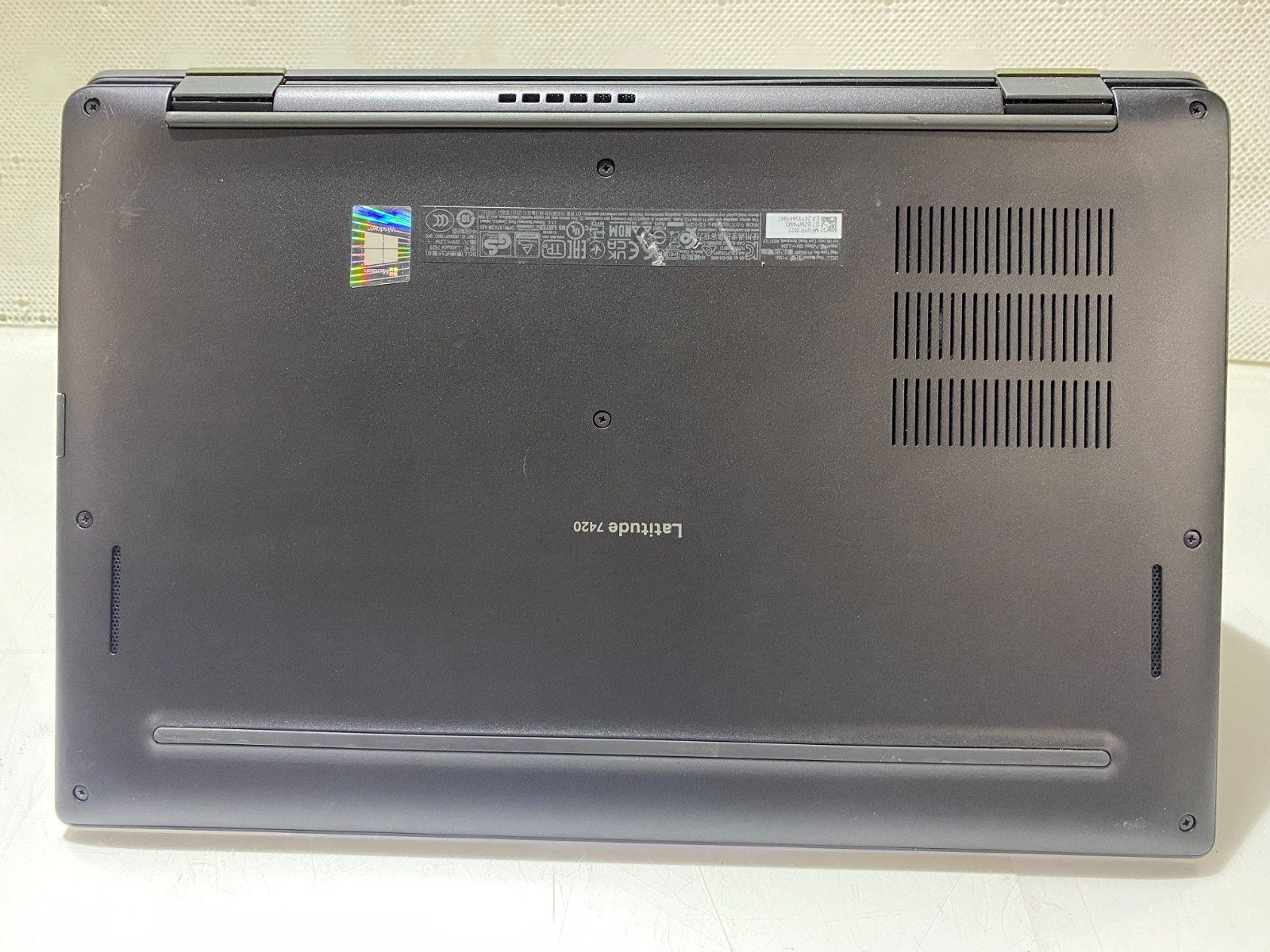 Dell Latitude 7420 14″ FHD 2.80GHz i7-1165G7 16GB RAM 512GB SSD NVME WI1P READ*