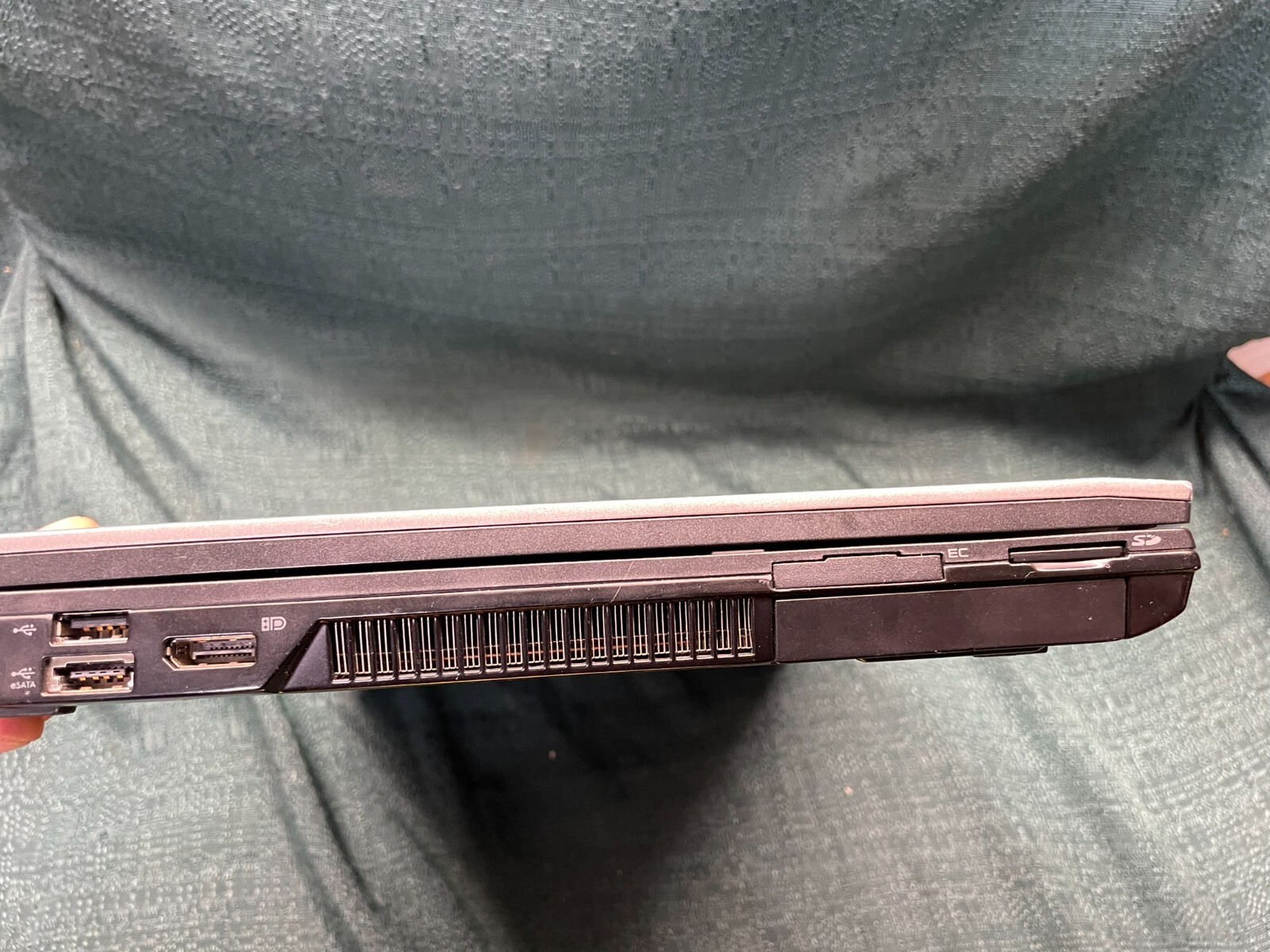 Dell Latitude E6510 i5-540M @2.53GHz 4GB RAM 15.6″ 250GB HDD w/ Power Adapter