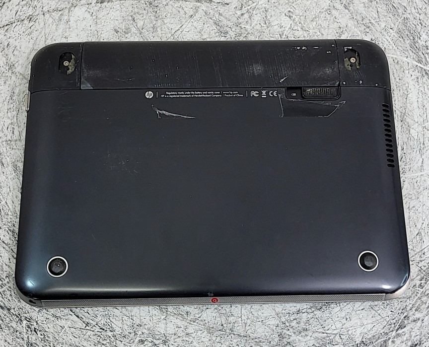 HP 3115M LJ527UT#ABA Laptop PC AMD E-300 APU 4GB 320GB SEE NOTES