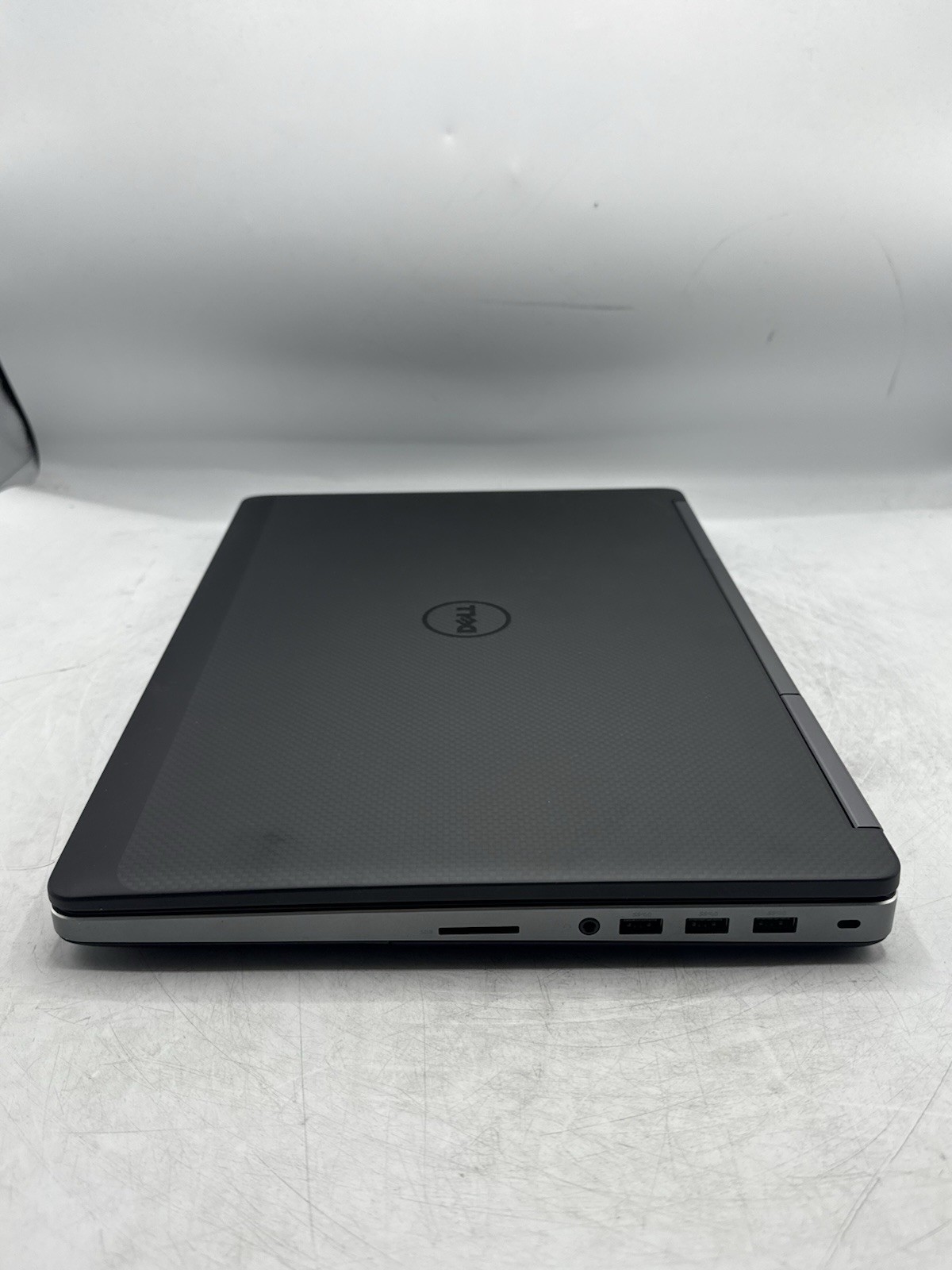 Dell Precision 7510 15.6” FHD Intel i7-6920HQ 16GB RAM 256GB NVMe W5170M Win10P