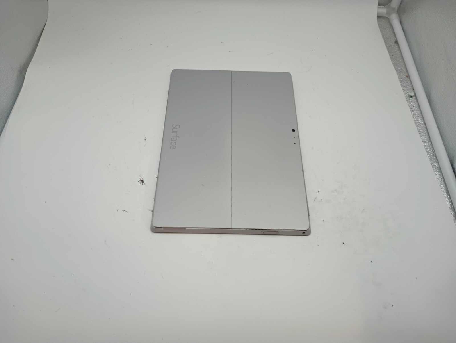 1083 SurfacePro 4. No charger!! i5-6300U.4GB.128GB NVMe.12.3″2.5K Touch.W11.Read