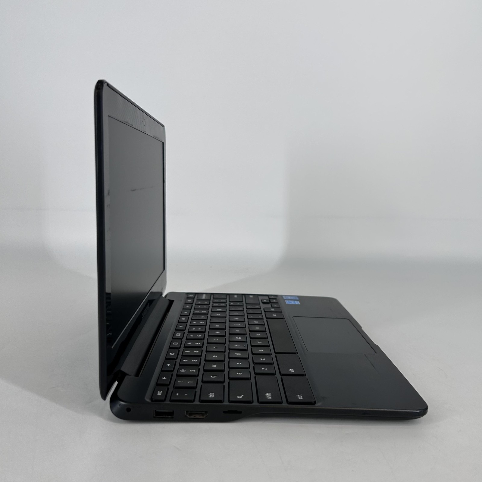 Samsung Chromebook 3 XE500C13 11.6 1.6 GHz Celeron 4GB 16GB eMMC Good