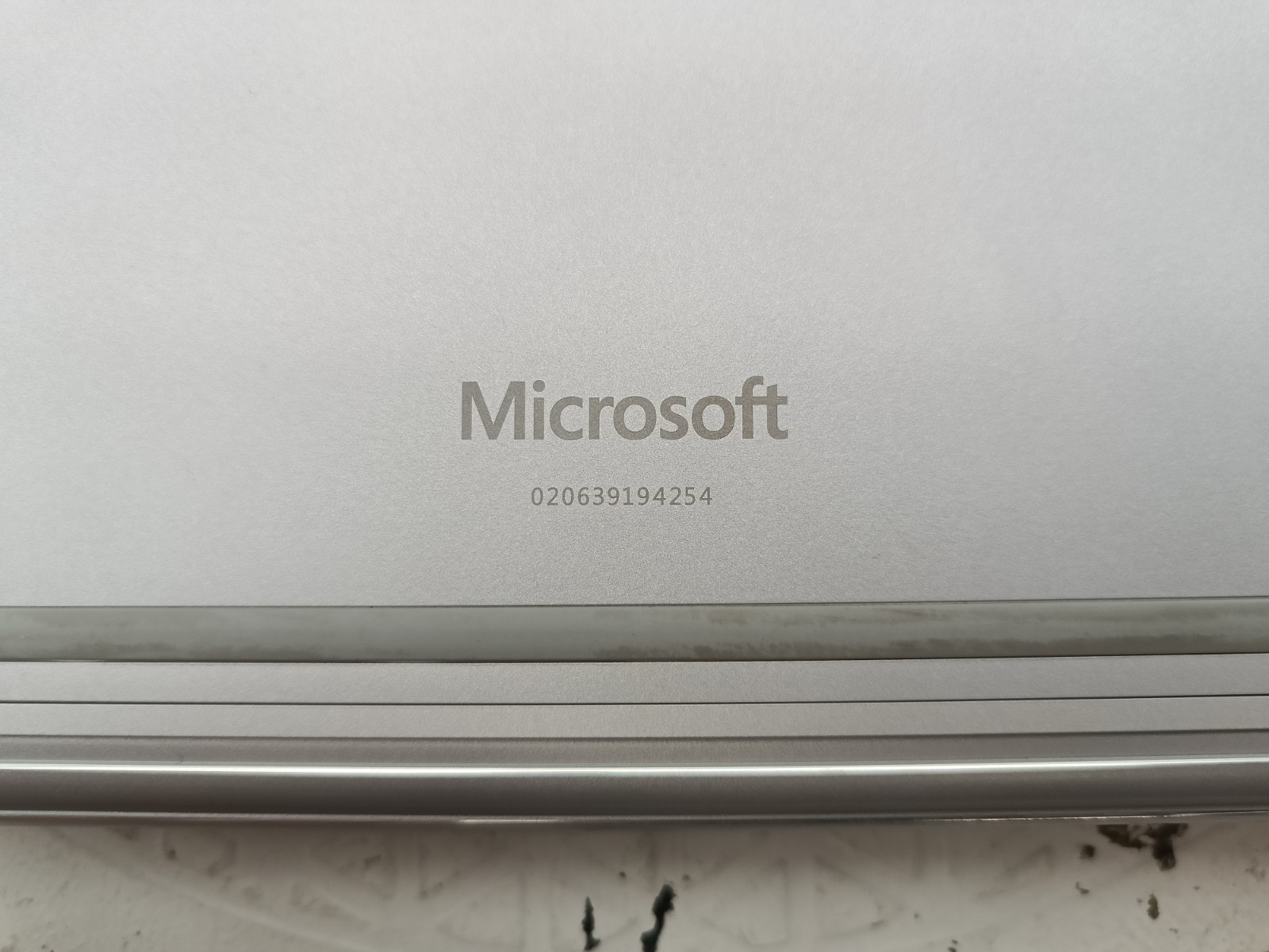 Microsoft Surface Book 2 1832 13.5″ Touch UHD i7-8650U 8GB 256GB Read #91