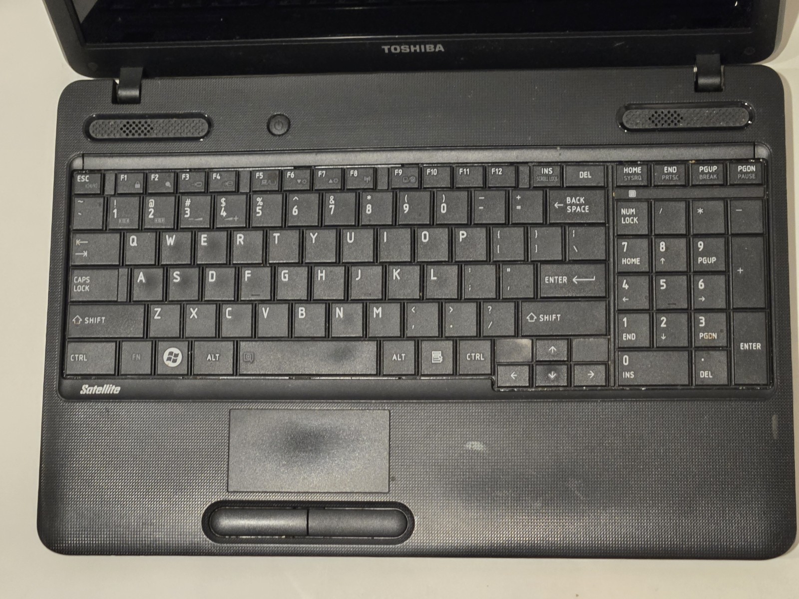 Toshiba Satellite C655-S5049 15.6″ Celeron 4GBRam 500GB Linux Mint Actual Photos