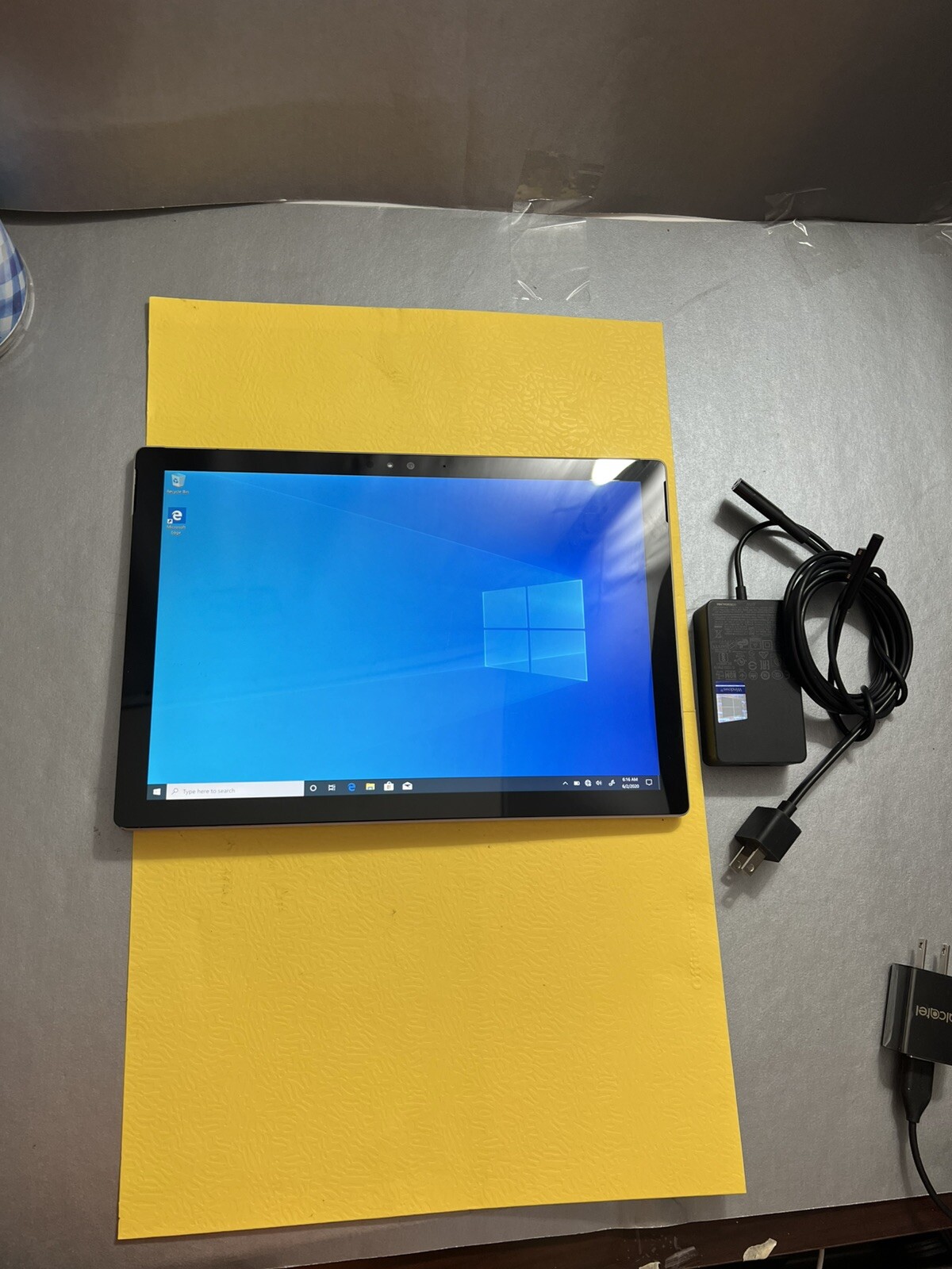 Microsoft Surface Pro 4 1724 12.3″ Intel i5-6TH GEN 2.4 GHz 8GB 256GB Battery