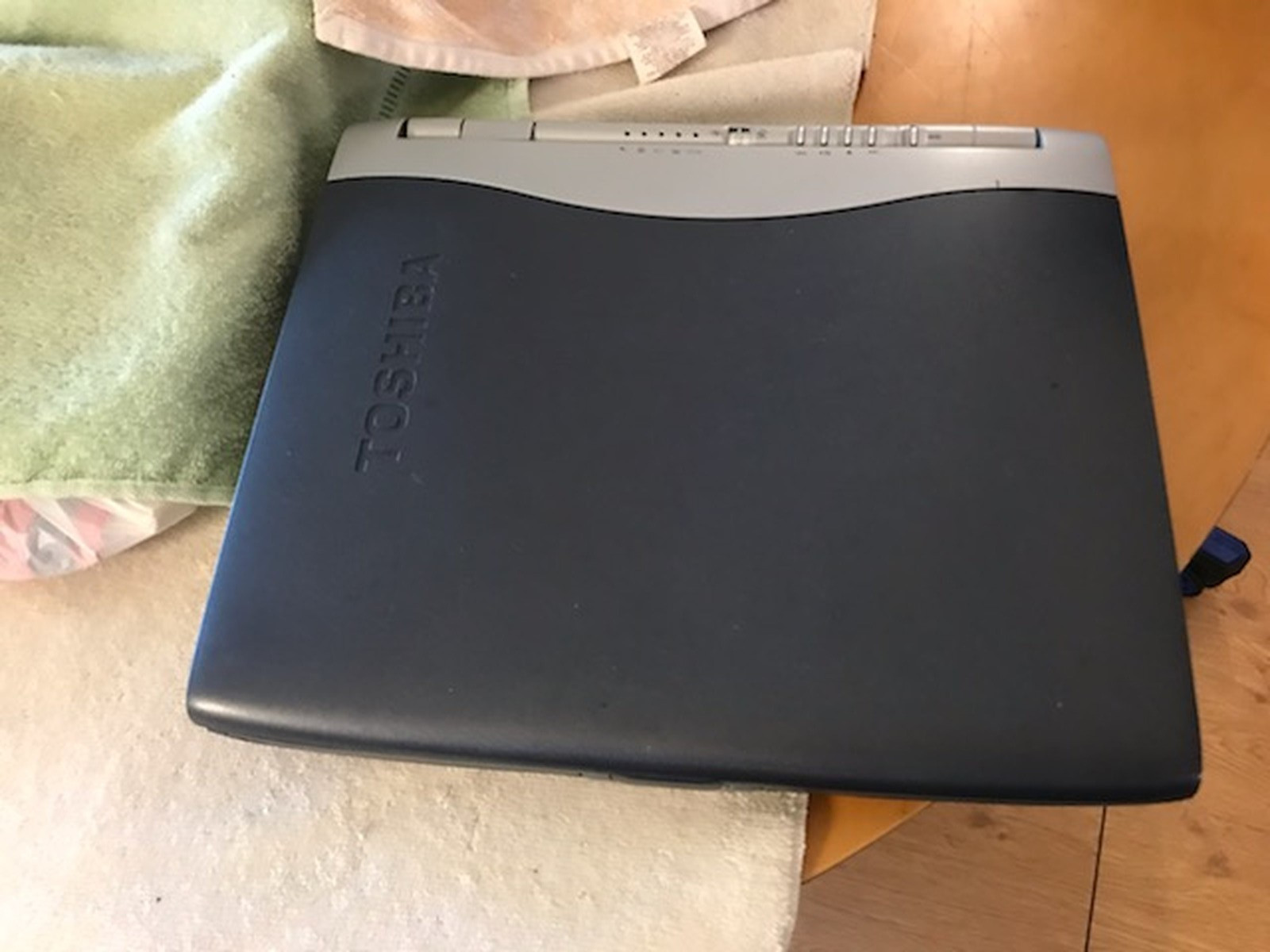 Vintage Toshiba 2805-S202 Laptop Satellite Microsoft Windows Millennium Edition
