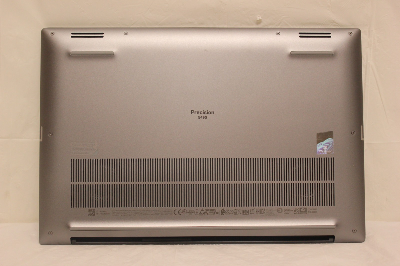 Dell Precision 5490 14″ Core Ultra 7 165H 3.8GHz 32GB RAM 1TB SSD RTX 2000 D2