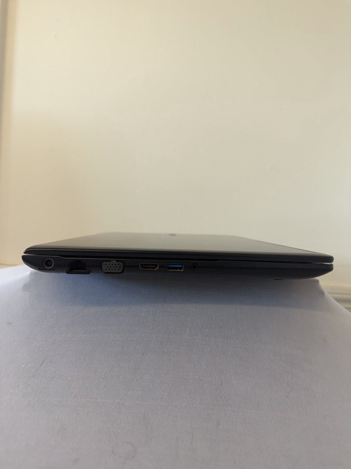 Samsung NP470RSE Laptop – Good Screen – Intel i7-3537U – RAM 8GB – Read Des