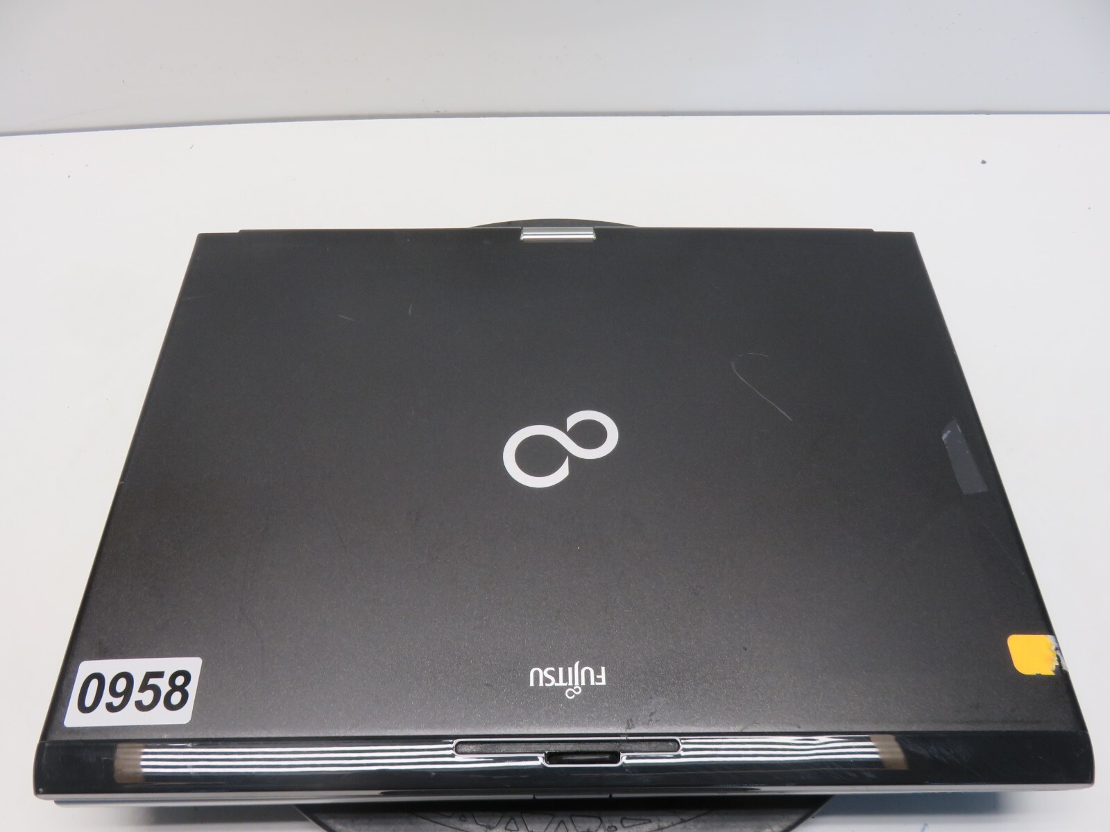 Fujitsu Lifebook T900 Intel Core i5 CPU M 520 2.40GHz 2GB NO HDD No Batt