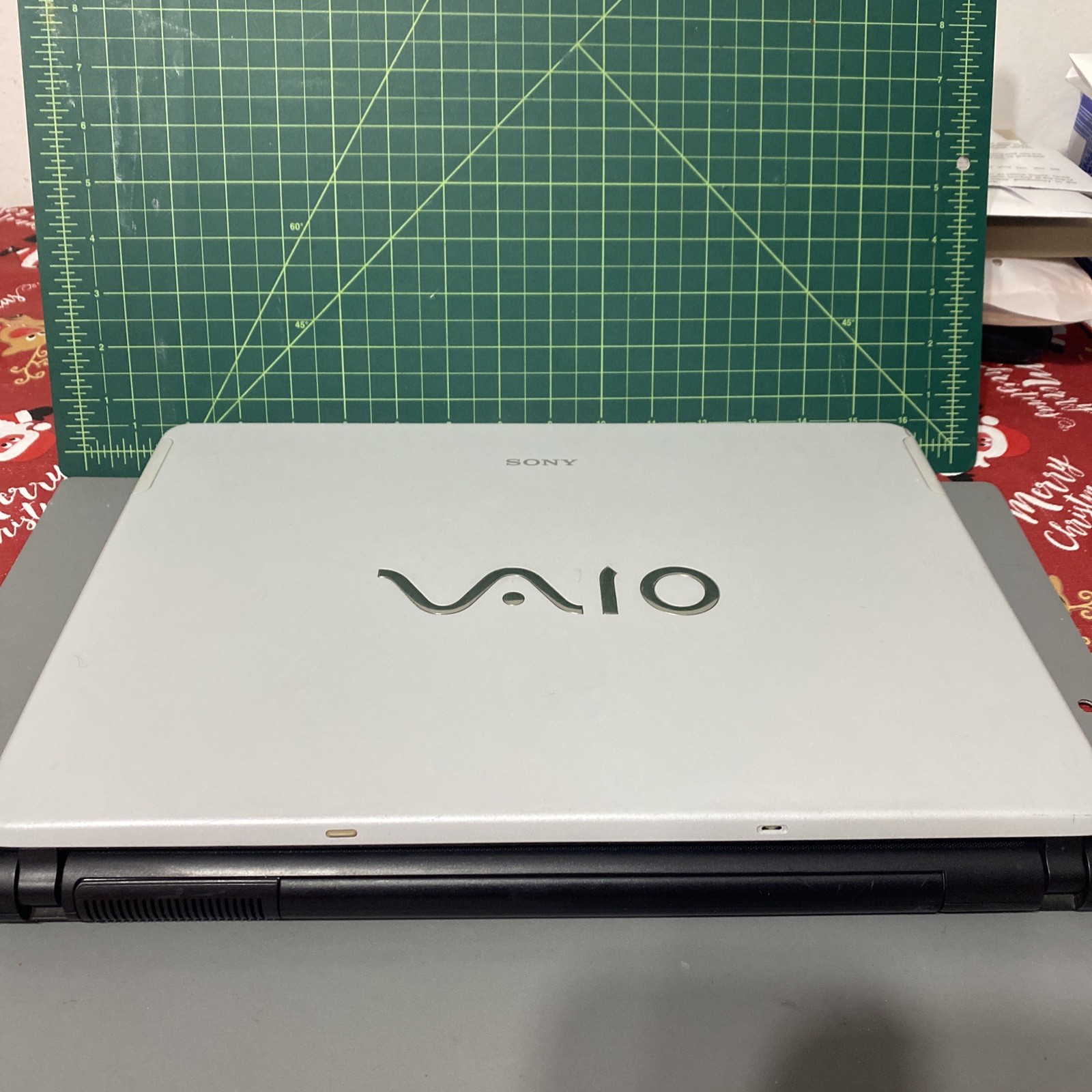 Sony Vaio VGN-FS740/W PCG-7D2L Intel Centrino 2GB NO HDD – Prts/Repair Laptop