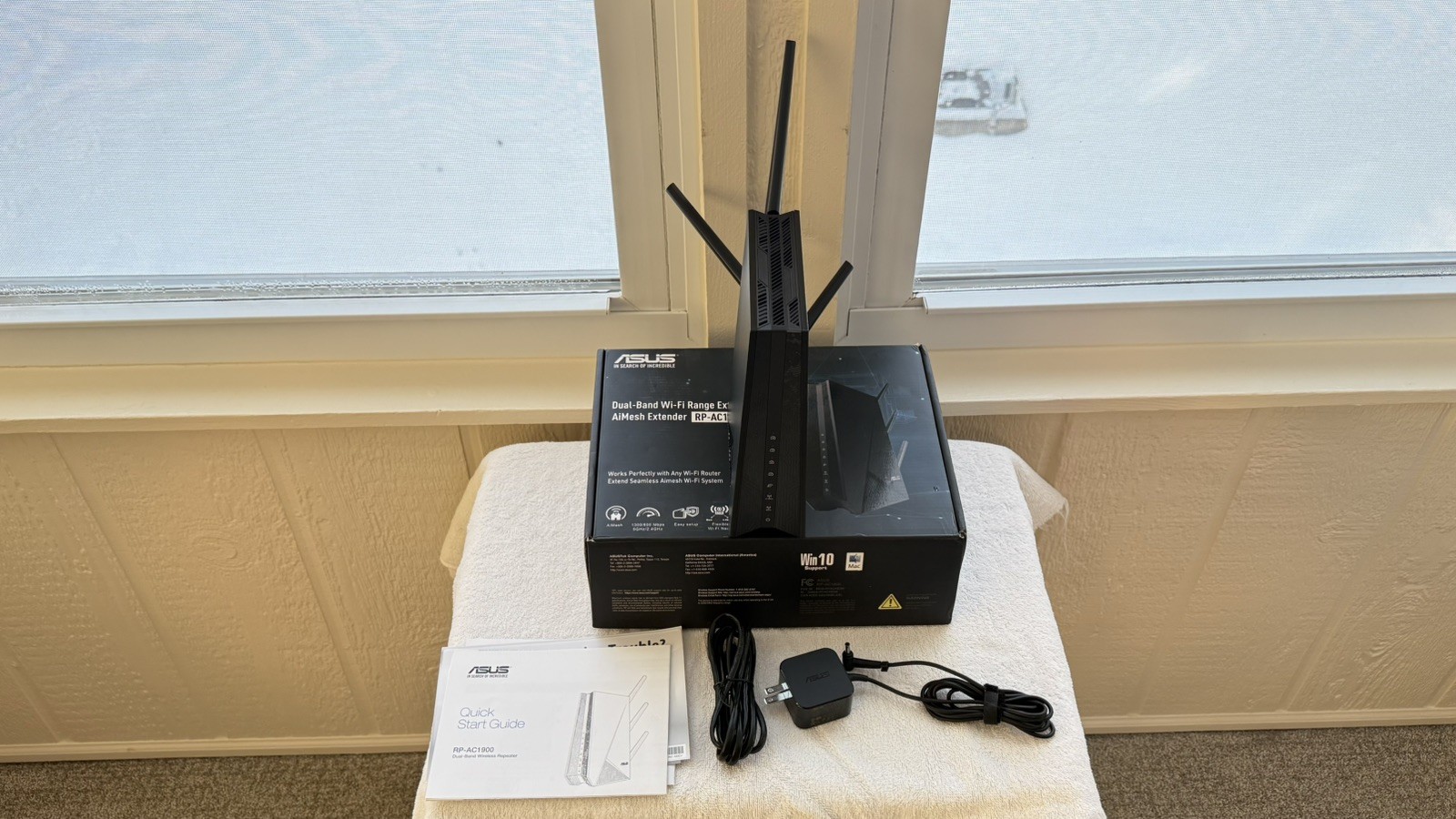 Asus RT-AC 88U WiFi Router/ Asus RP-AC 1900 WiFi Range Expander/ Motorola Modem