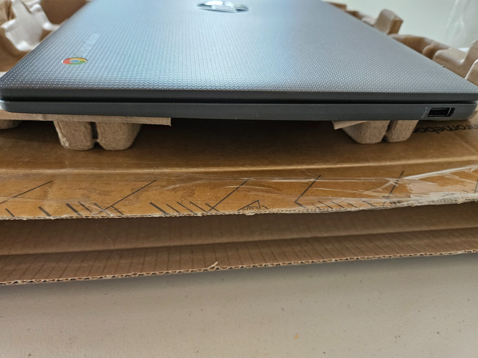 HP Chromebook laptop 14a-nf0000nr (9P988UA) Intel N-series 4 GB 64 GB