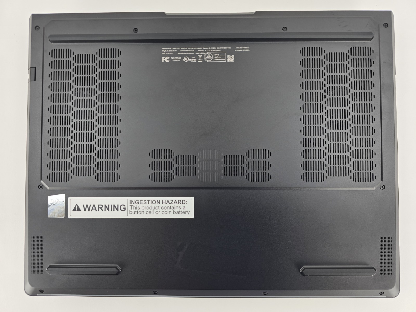 Lenovo Legion Pro 7i 16IAX10H 16″ 2.5K OLED Ultra 9 275HX 32GB 1TB RTX 5080 Good