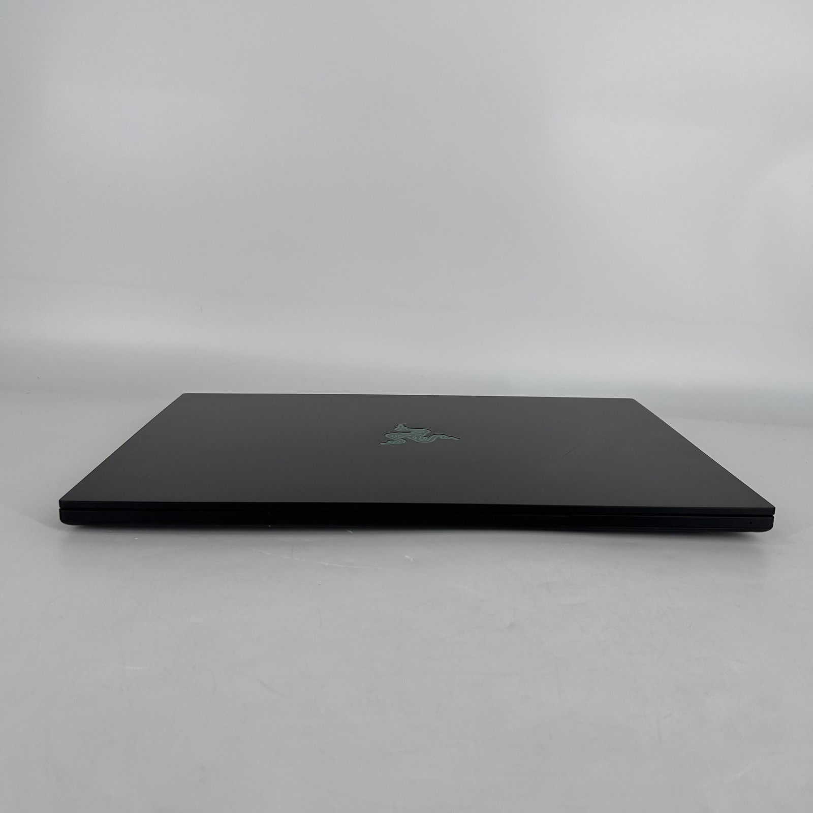Razer Blade 16 Black 240Hz QHD+ 2.0 GHz Ryzen AI 9 HX 370 64GB 2TB/2TB RTX 5090