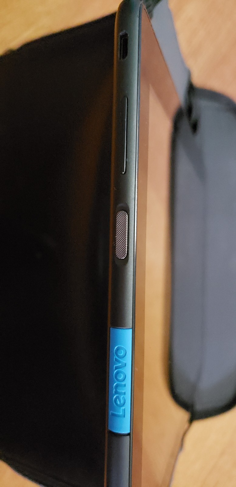 Lenovo Tab 10.1 LCD Touchscreen TB – X104F Android – Included Leather Case