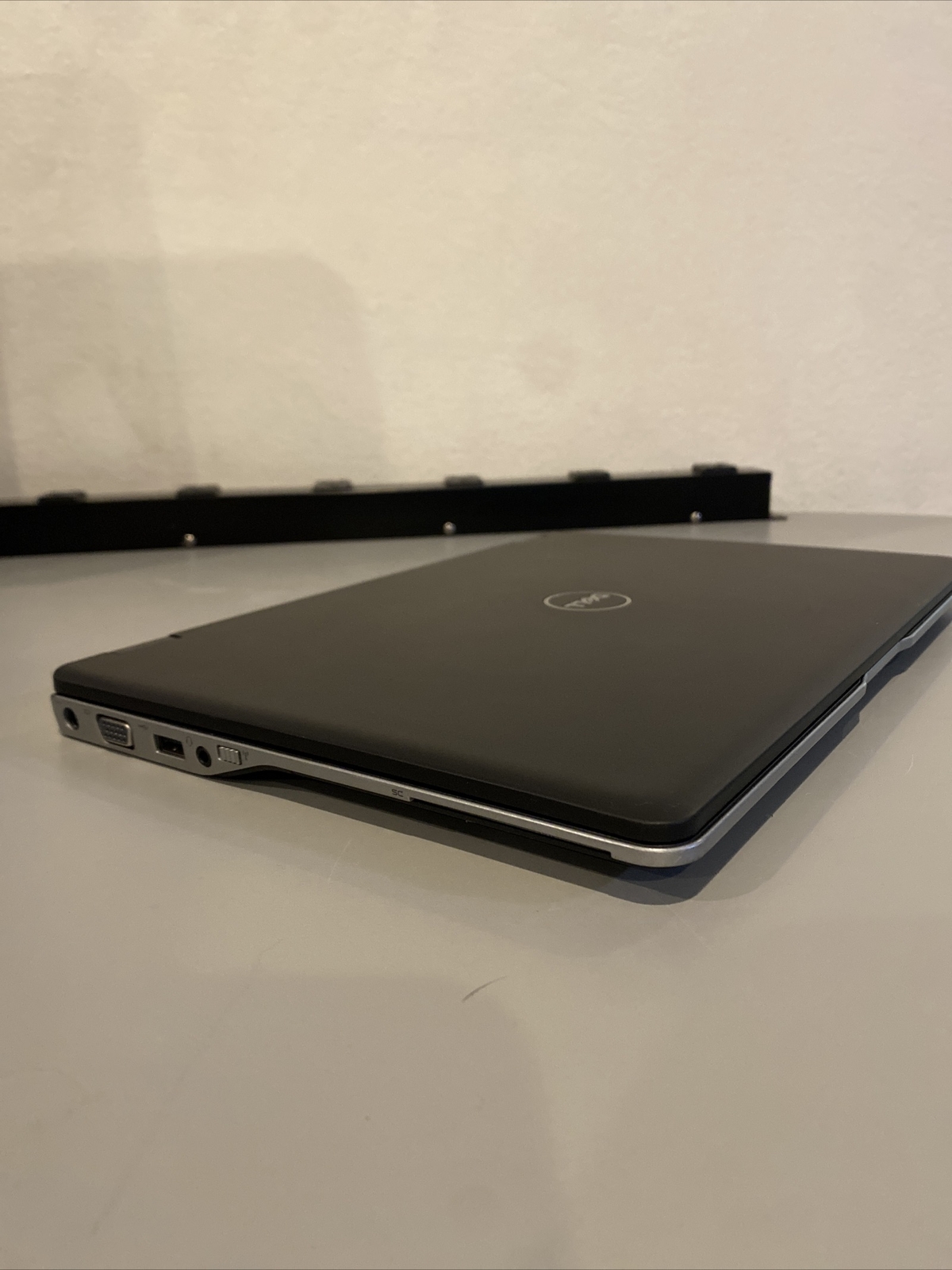 Dell Latitude E6430U i7 No Video. Sold as not working for parts.